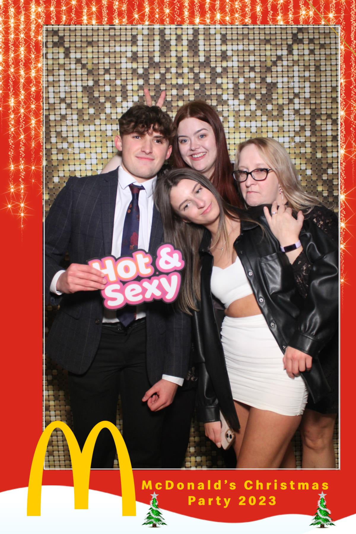 McDonalds Christmas Party  | View more photos from the event at gallery.magicimages.uk/u/MagicImages/McDonalds-Christmas-Party