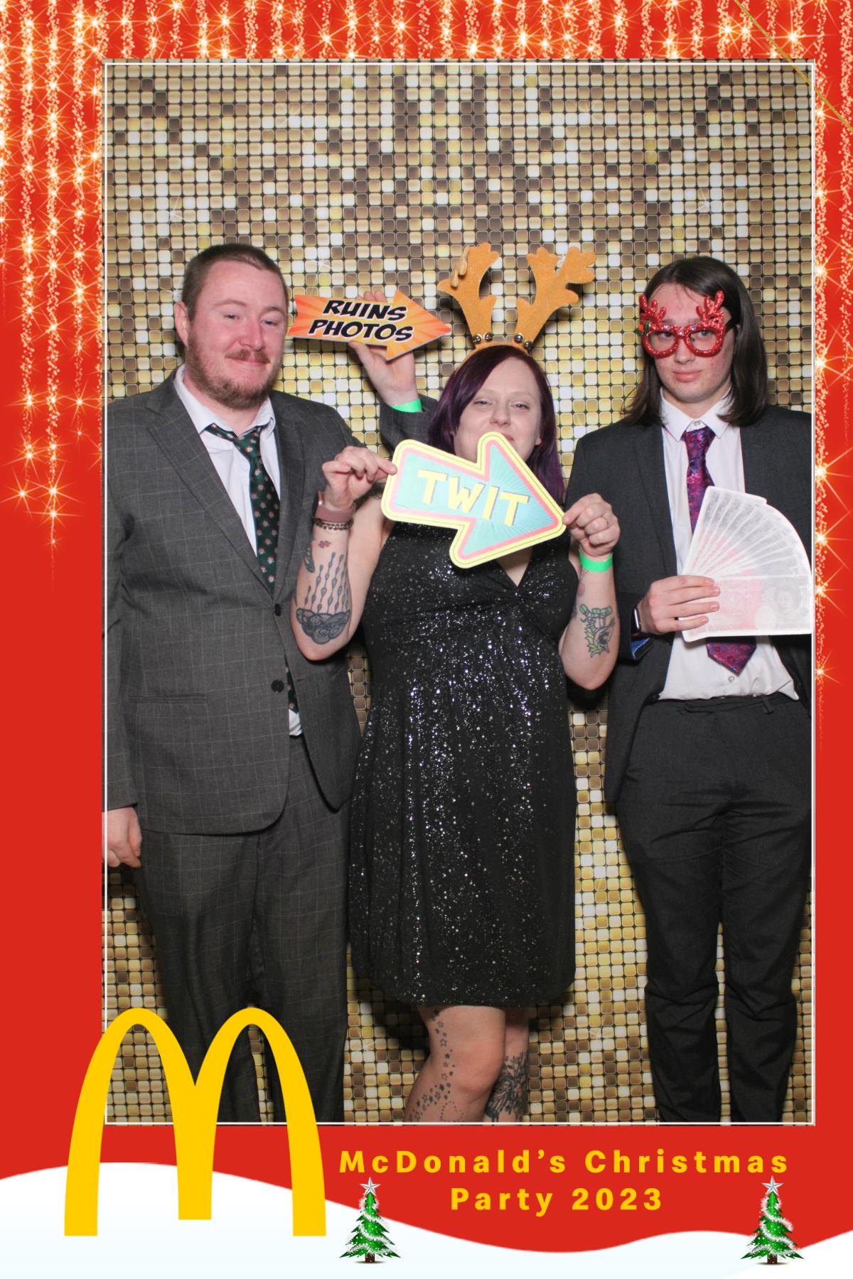 McDonalds Christmas Party  | View more photos from the event at gallery.magicimages.uk/u/MagicImages/McDonalds-Christmas-Party