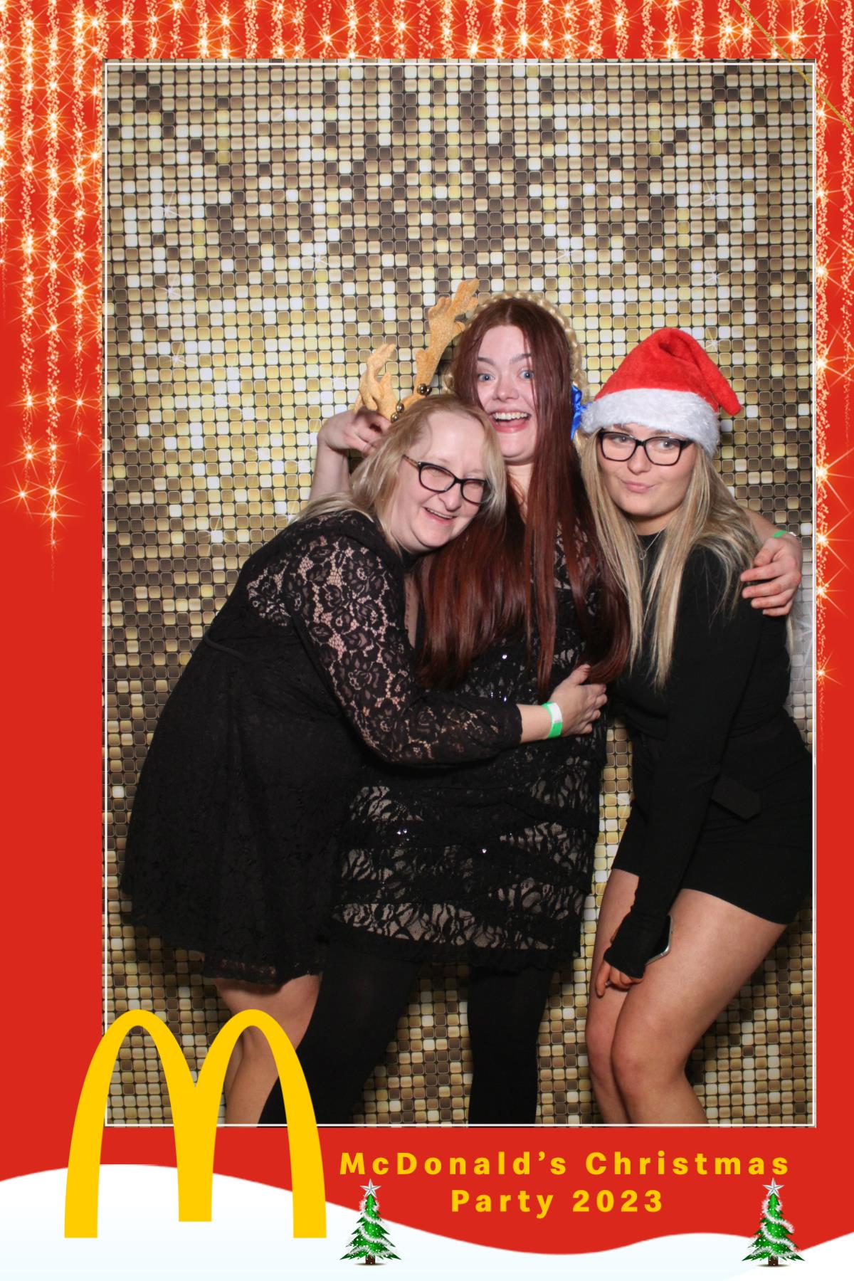 McDonalds Christmas Party  | View more photos from the event at gallery.magicimages.uk/u/MagicImages/McDonalds-Christmas-Party