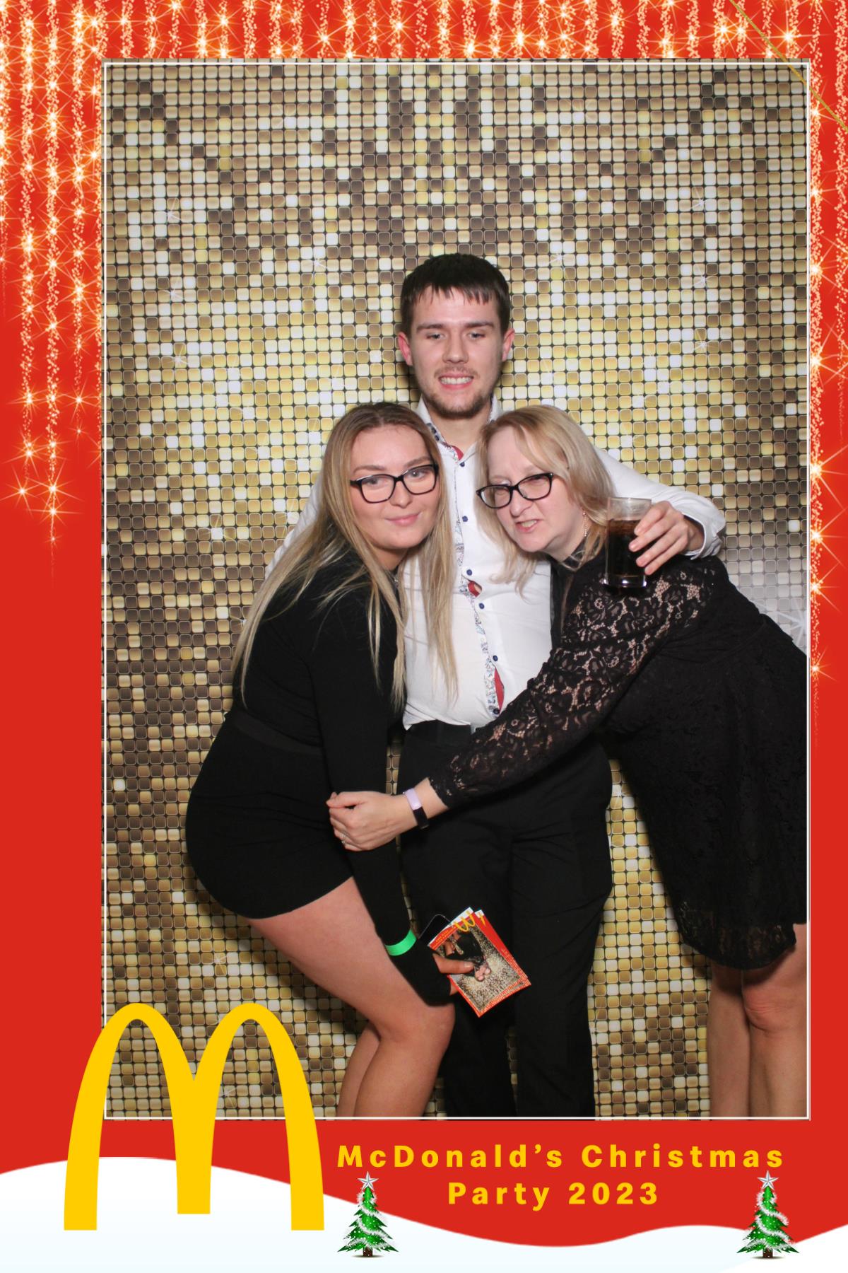 McDonalds Christmas Party  | View more photos from the event at gallery.magicimages.uk/u/MagicImages/McDonalds-Christmas-Party
