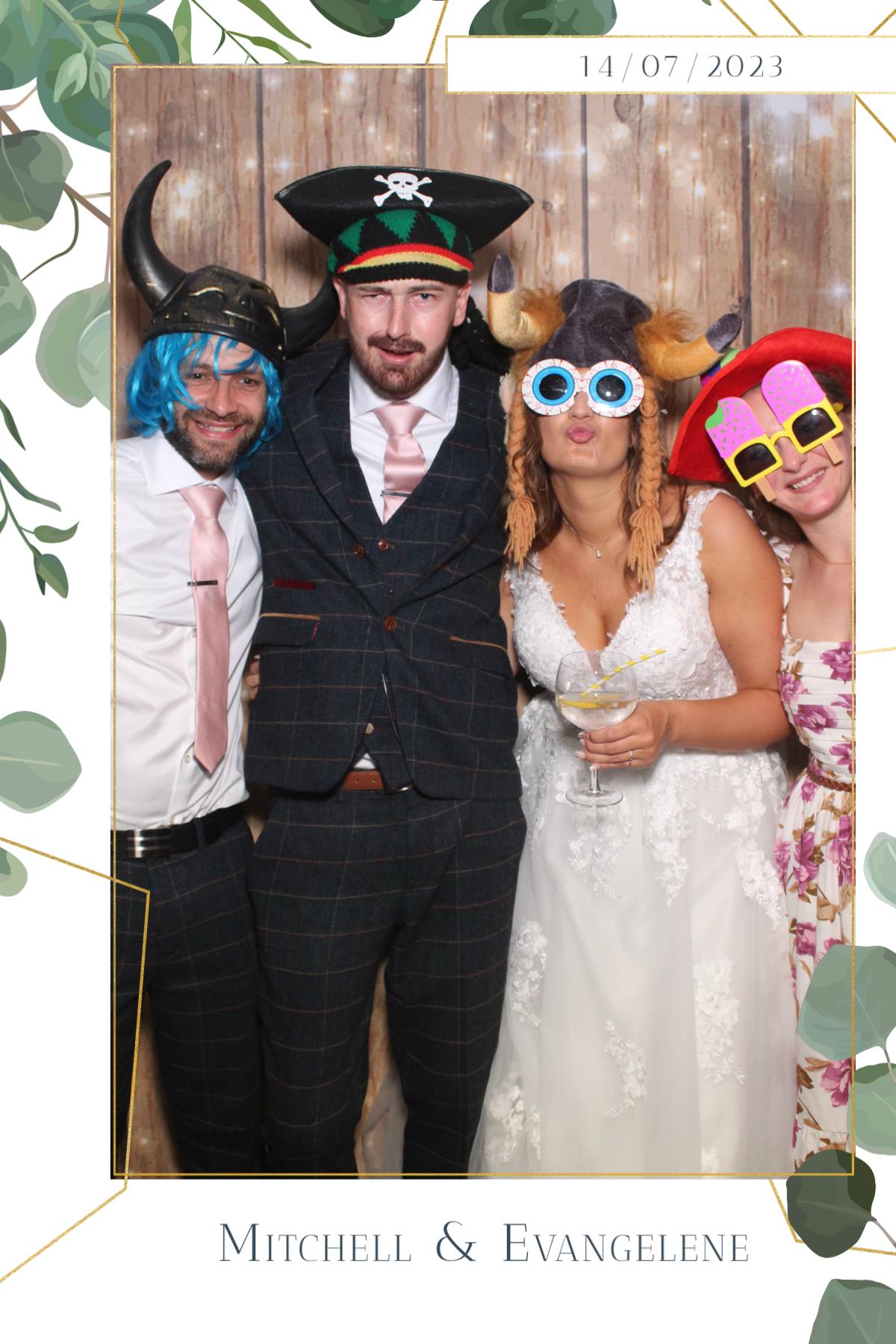 Mitchell & Evangelene  | View more photos from the event at gallery.magicimages.uk/u/MagicImages/Mitchell-Evangelene
