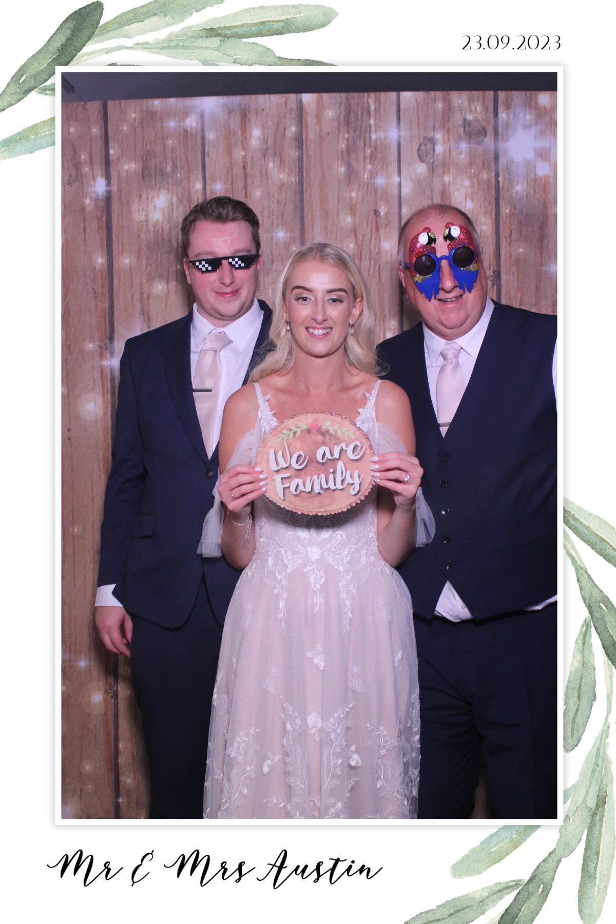 Mr & Mrs Austin  | View more photos from the event at gallery.magicimages.uk/u/MagicImages/Mr-Mrs-Austin