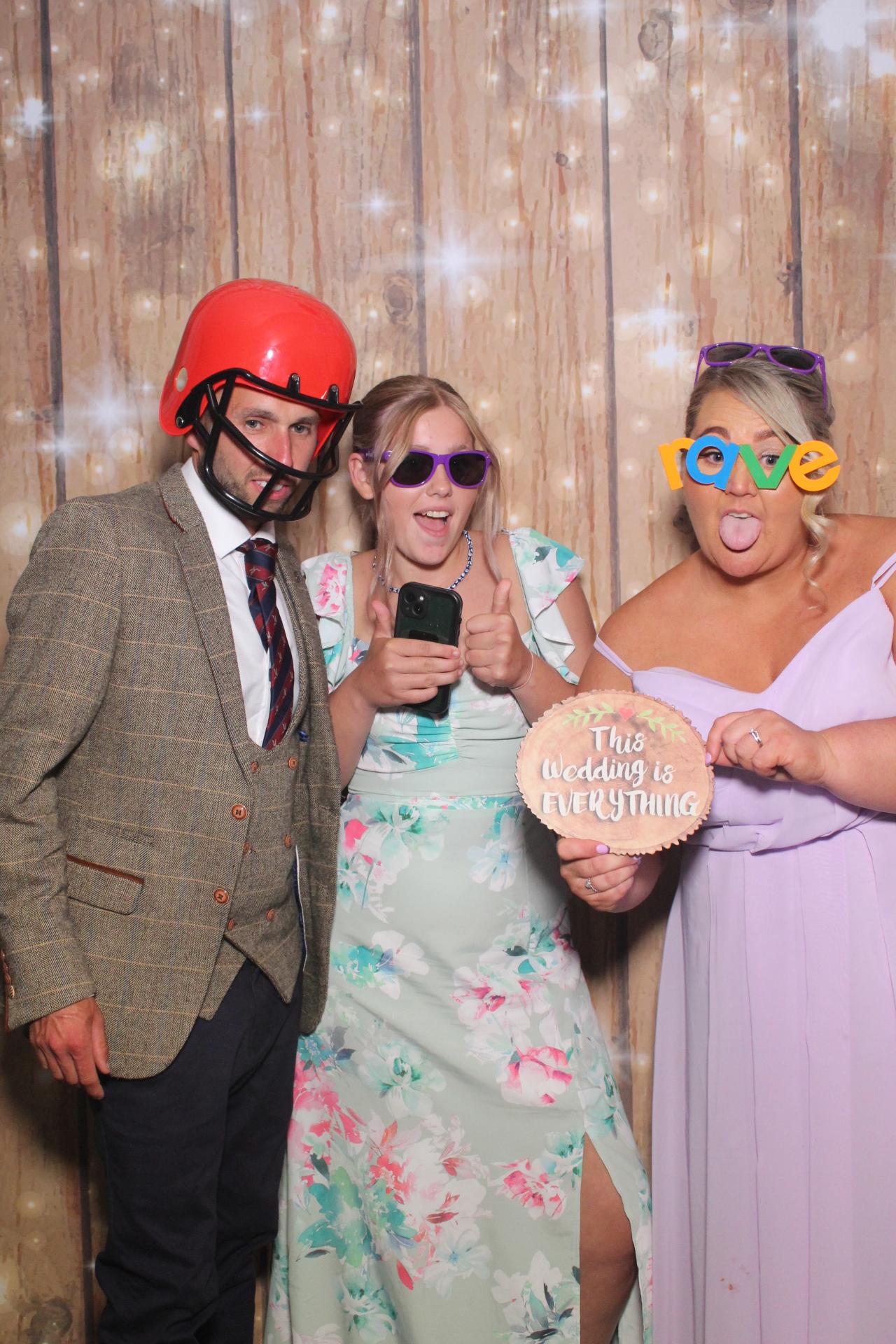 Mr & Mrs Harker  | View more photos from the event at gallery.magicimages.uk/u/MagicImages/Mr-Mrs-Harker