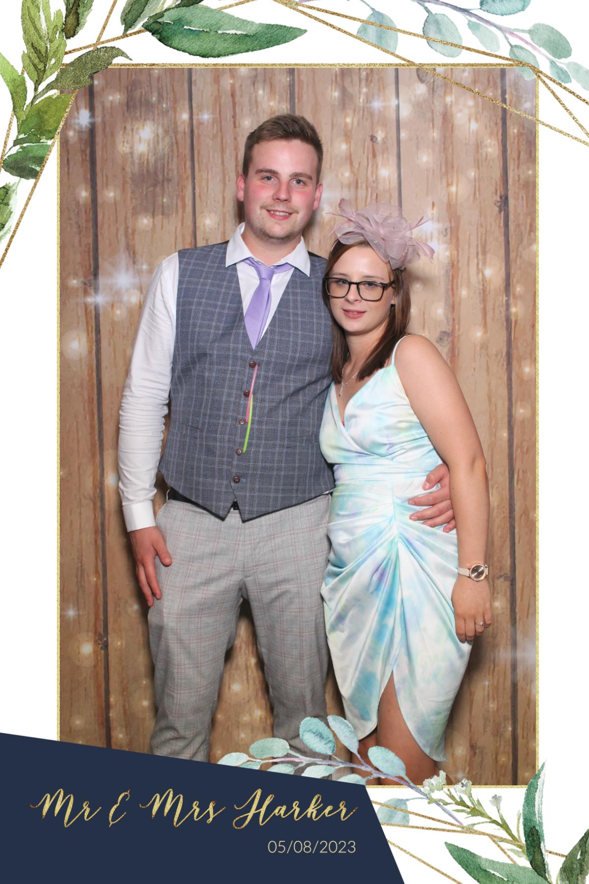 Mr & Mrs Harker  | View more photos from the event at gallery.magicimages.uk/u/MagicImages/Mr-Mrs-Harker