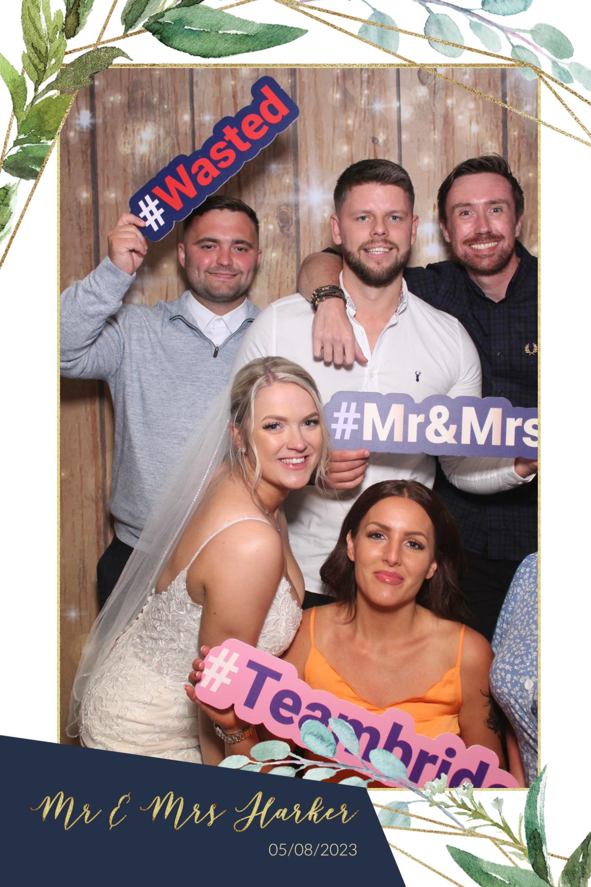 Mr & Mrs Harker  | View more photos from the event at gallery.magicimages.uk/u/MagicImages/Mr-Mrs-Harker