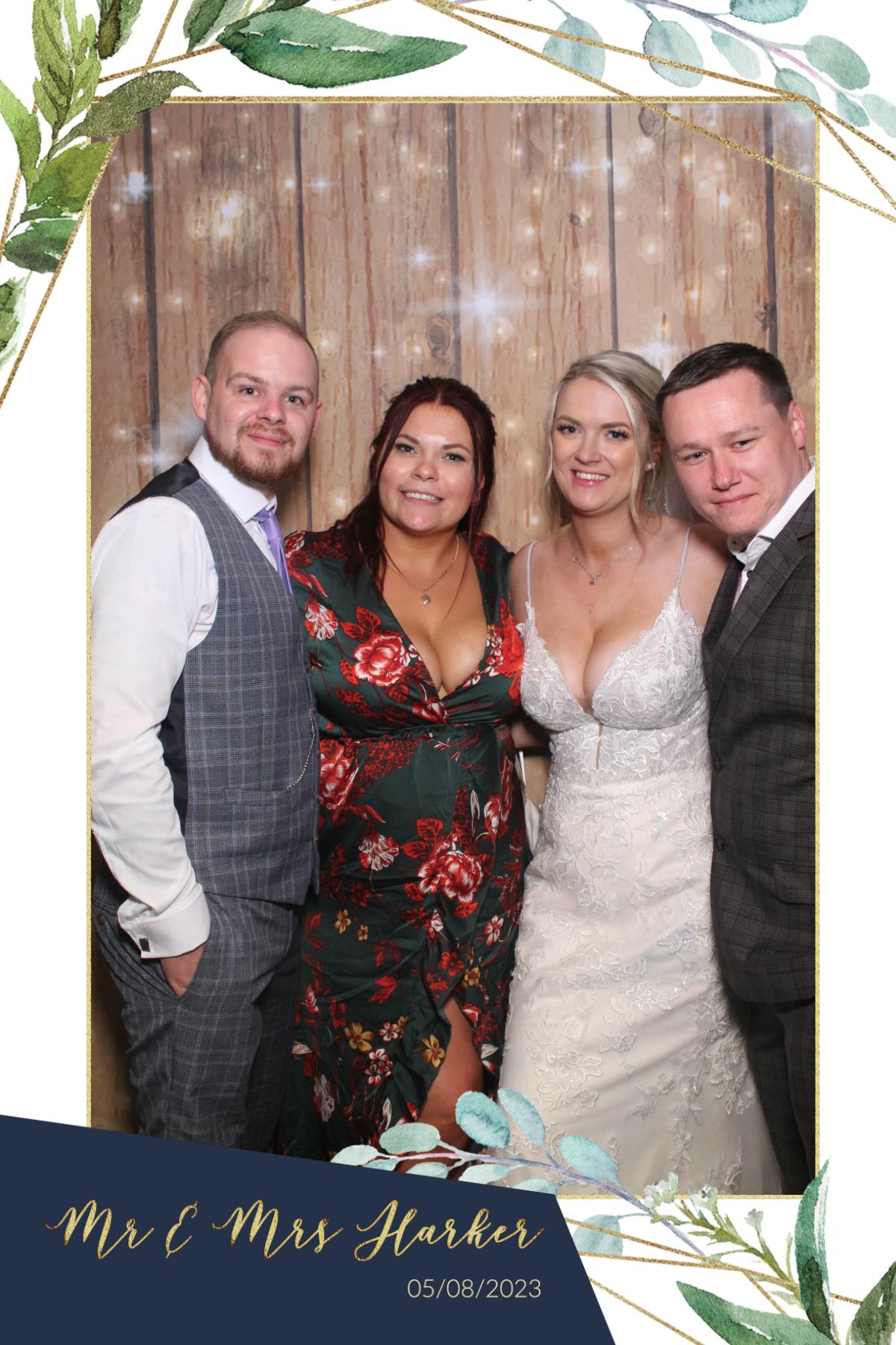 Mr & Mrs Harker  | View more photos from the event at gallery.magicimages.uk/u/MagicImages/Mr-Mrs-Harker