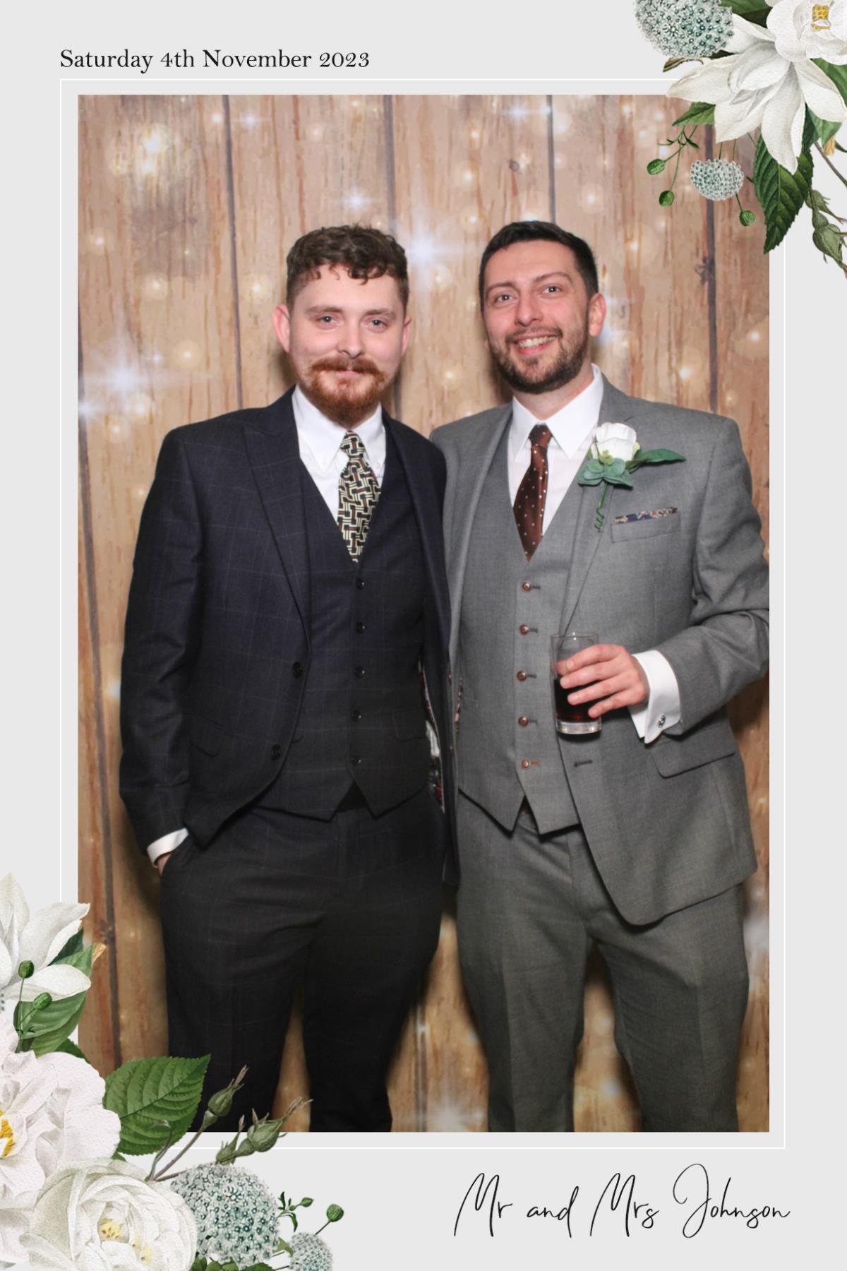 Mr & Mrs Johnston  | View more photos from the event at gallery.magicimages.uk/u/MagicImages/Mr-Mrs-Johnston