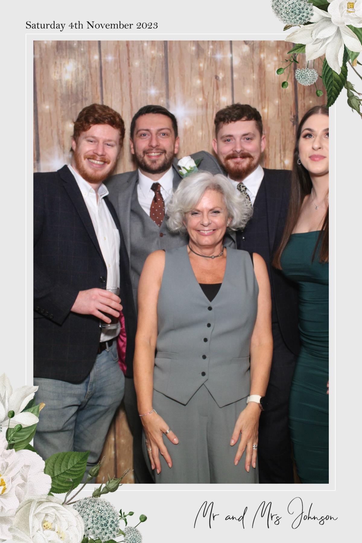 Mr & Mrs Johnston  | View more photos from the event at gallery.magicimages.uk/u/MagicImages/Mr-Mrs-Johnston