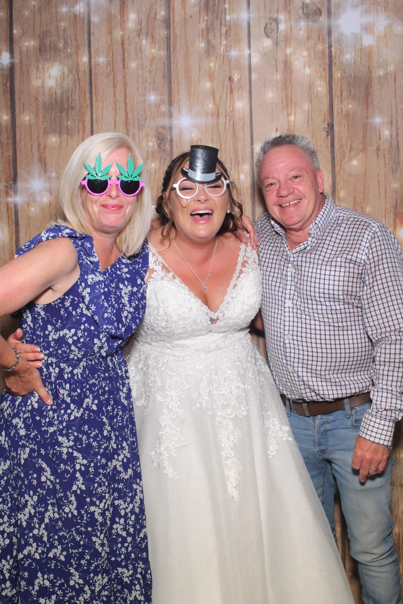 Mr & Mrs Mellor  | View more photos from the event at gallery.magicimages.uk/u/MagicImages/Mr-Mrs-Mellor