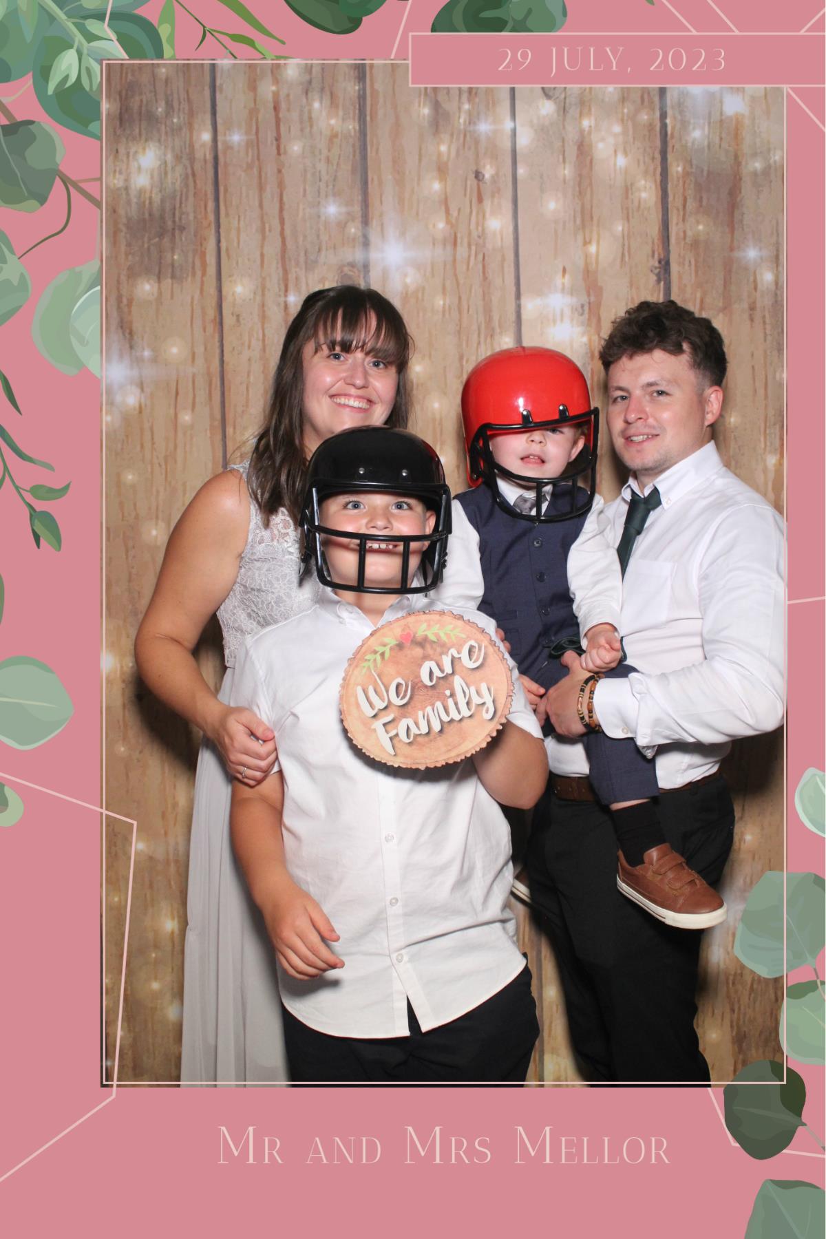 Mr & Mrs Mellor  | View more photos from the event at gallery.magicimages.uk/u/MagicImages/Mr-Mrs-Mellor