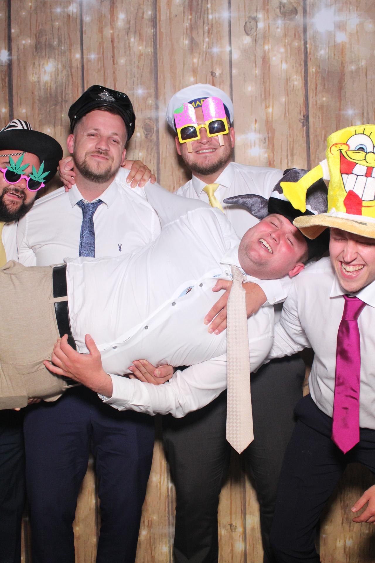Mr & Mrs Mellor  | View more photos from the event at gallery.magicimages.uk/u/MagicImages/Mr-Mrs-Mellor