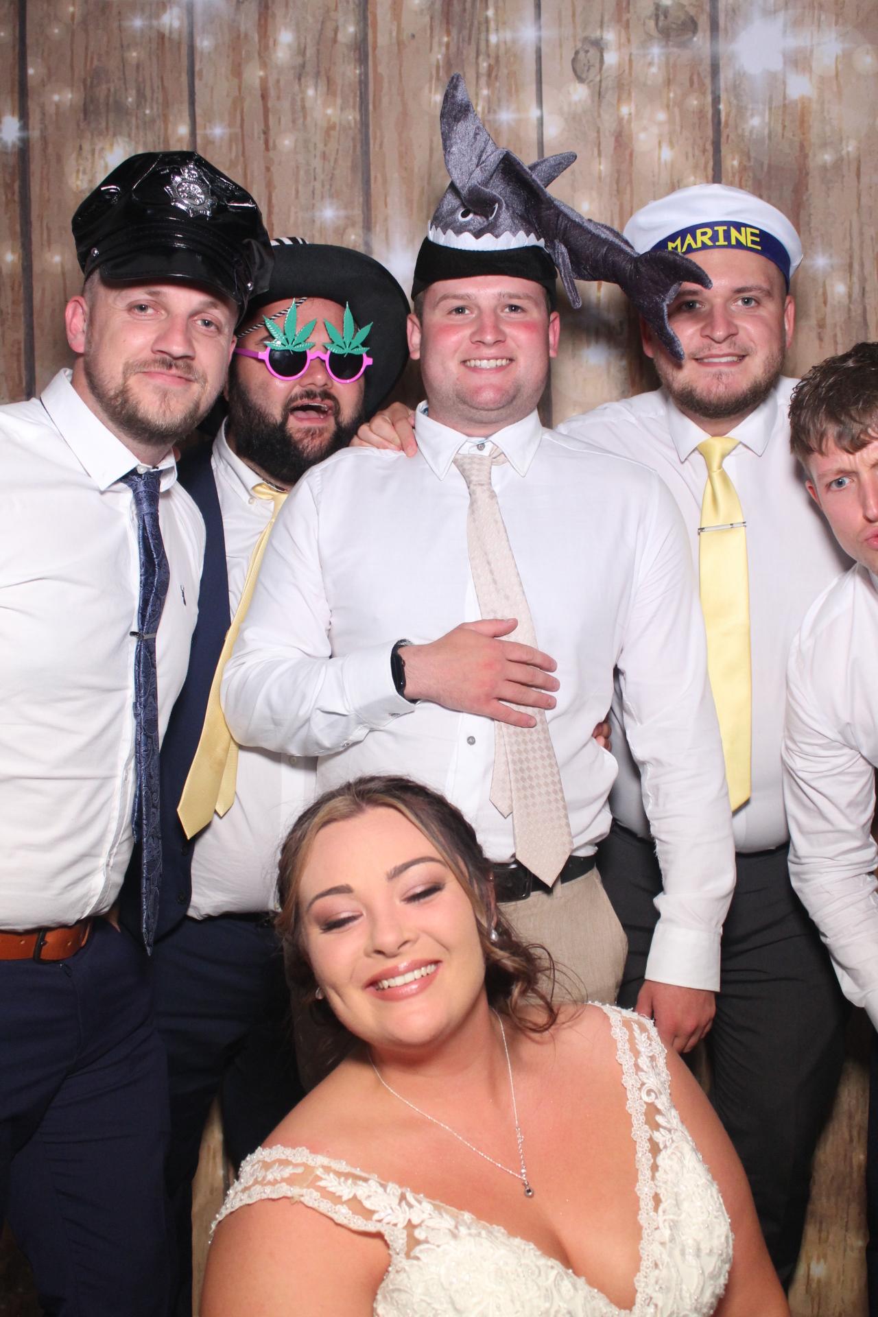 Mr & Mrs Mellor  | View more photos from the event at gallery.magicimages.uk/u/MagicImages/Mr-Mrs-Mellor