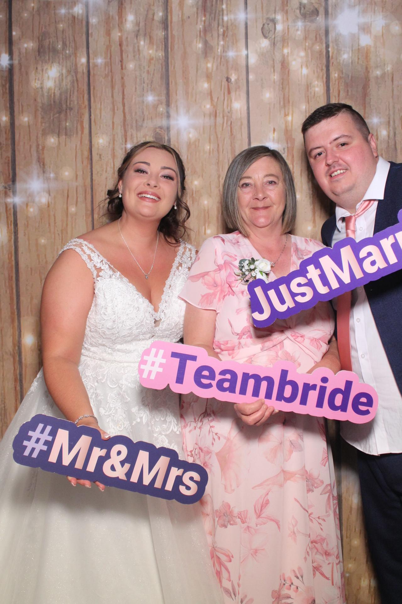 Mr & Mrs Mellor  | View more photos from the event at gallery.magicimages.uk/u/MagicImages/Mr-Mrs-Mellor