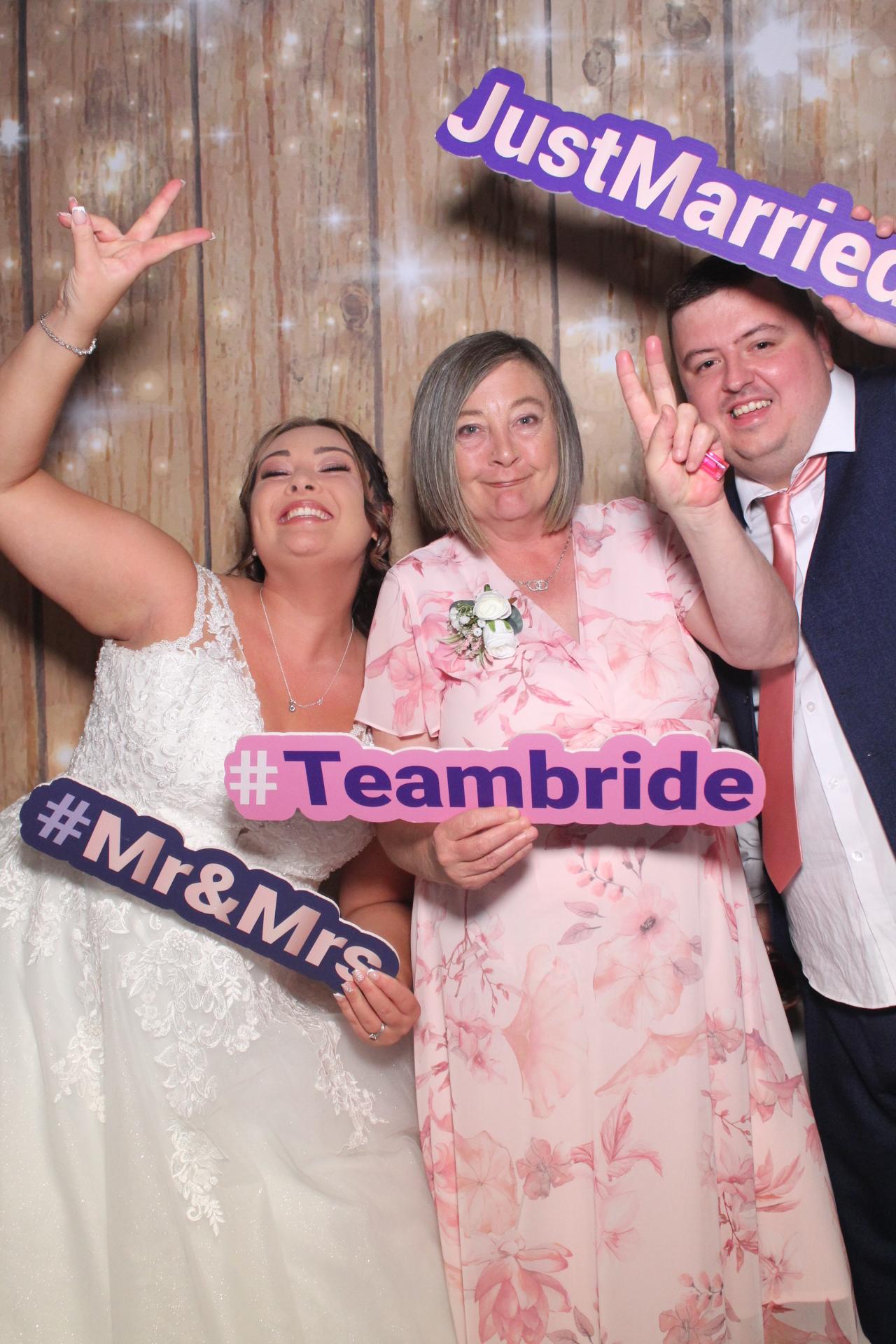 Mr & Mrs Mellor  | View more photos from the event at gallery.magicimages.uk/u/MagicImages/Mr-Mrs-Mellor
