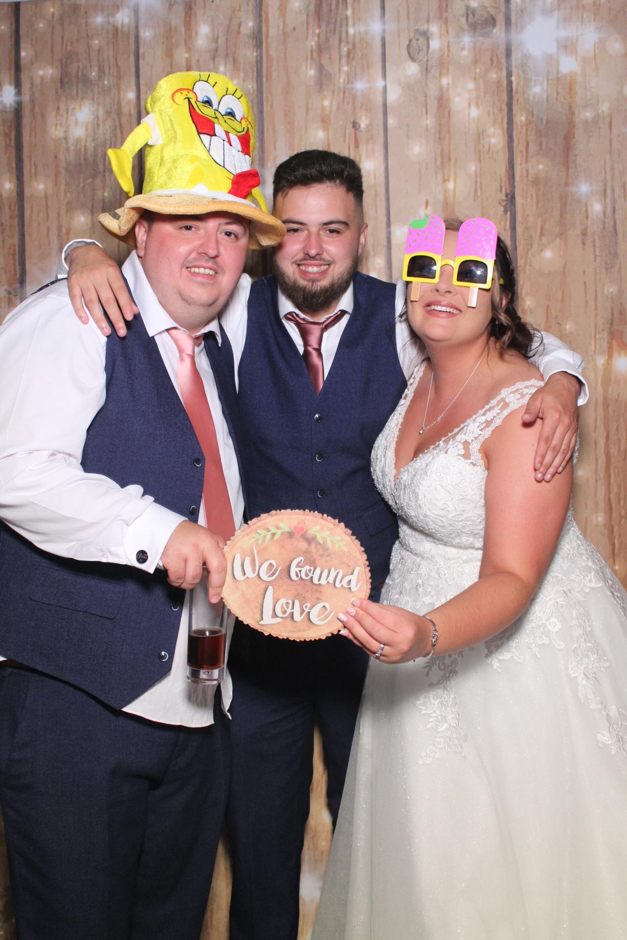 Mr & Mrs Mellor  | View more photos from the event at gallery.magicimages.uk/u/MagicImages/Mr-Mrs-Mellor