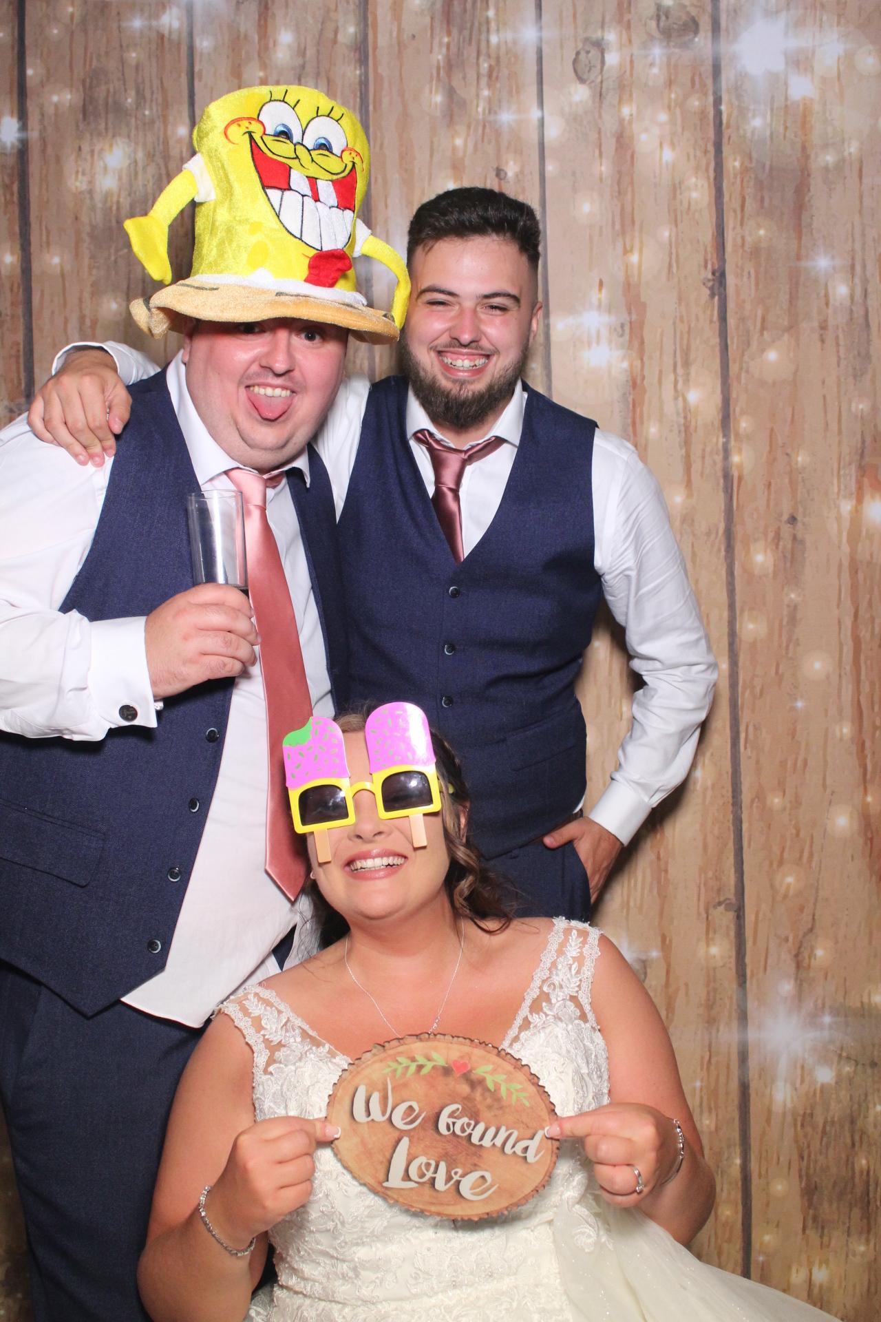 Mr & Mrs Mellor  | View more photos from the event at gallery.magicimages.uk/u/MagicImages/Mr-Mrs-Mellor