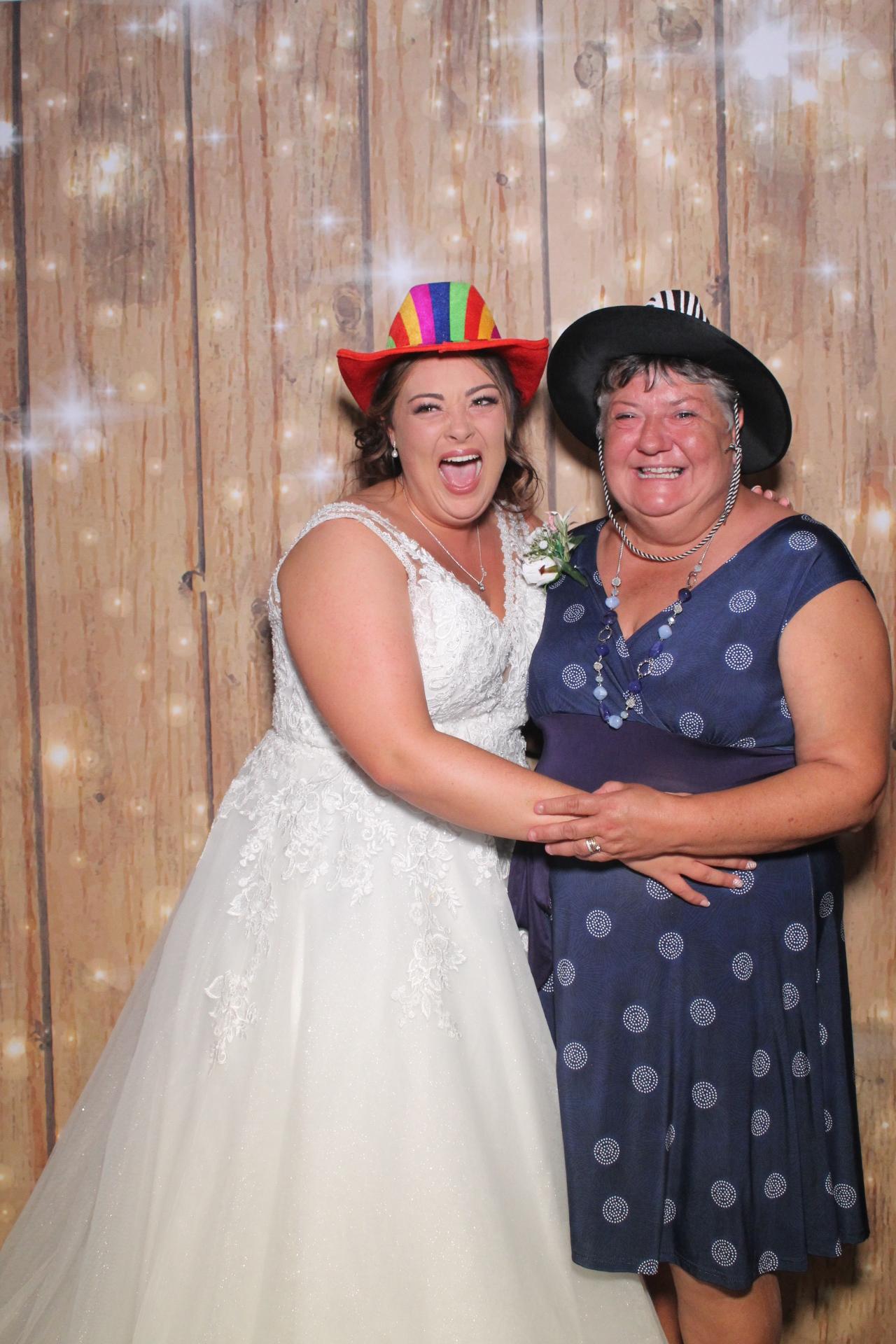 Mr & Mrs Mellor  | View more photos from the event at gallery.magicimages.uk/u/MagicImages/Mr-Mrs-Mellor