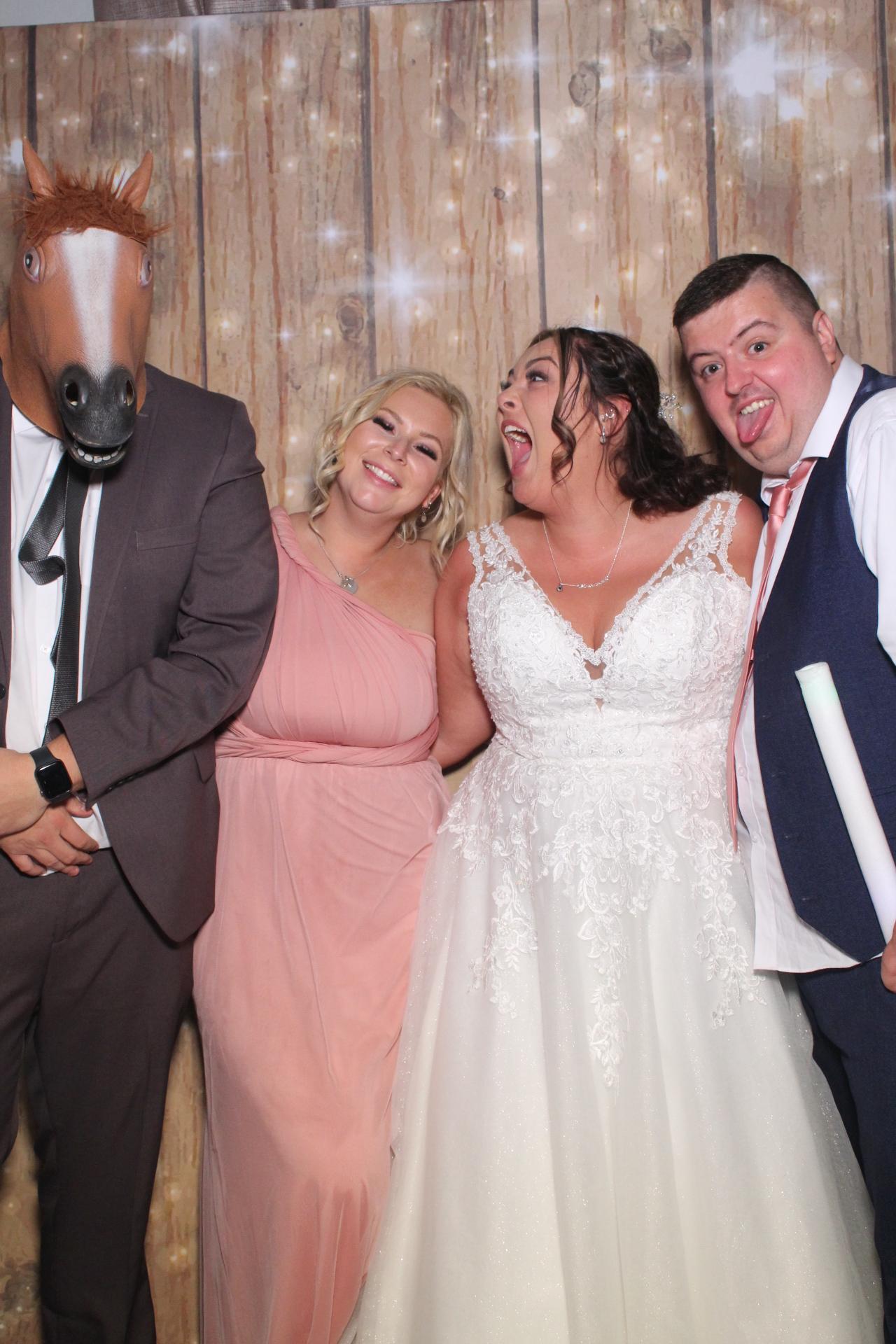 Mr & Mrs Mellor  | View more photos from the event at gallery.magicimages.uk/u/MagicImages/Mr-Mrs-Mellor