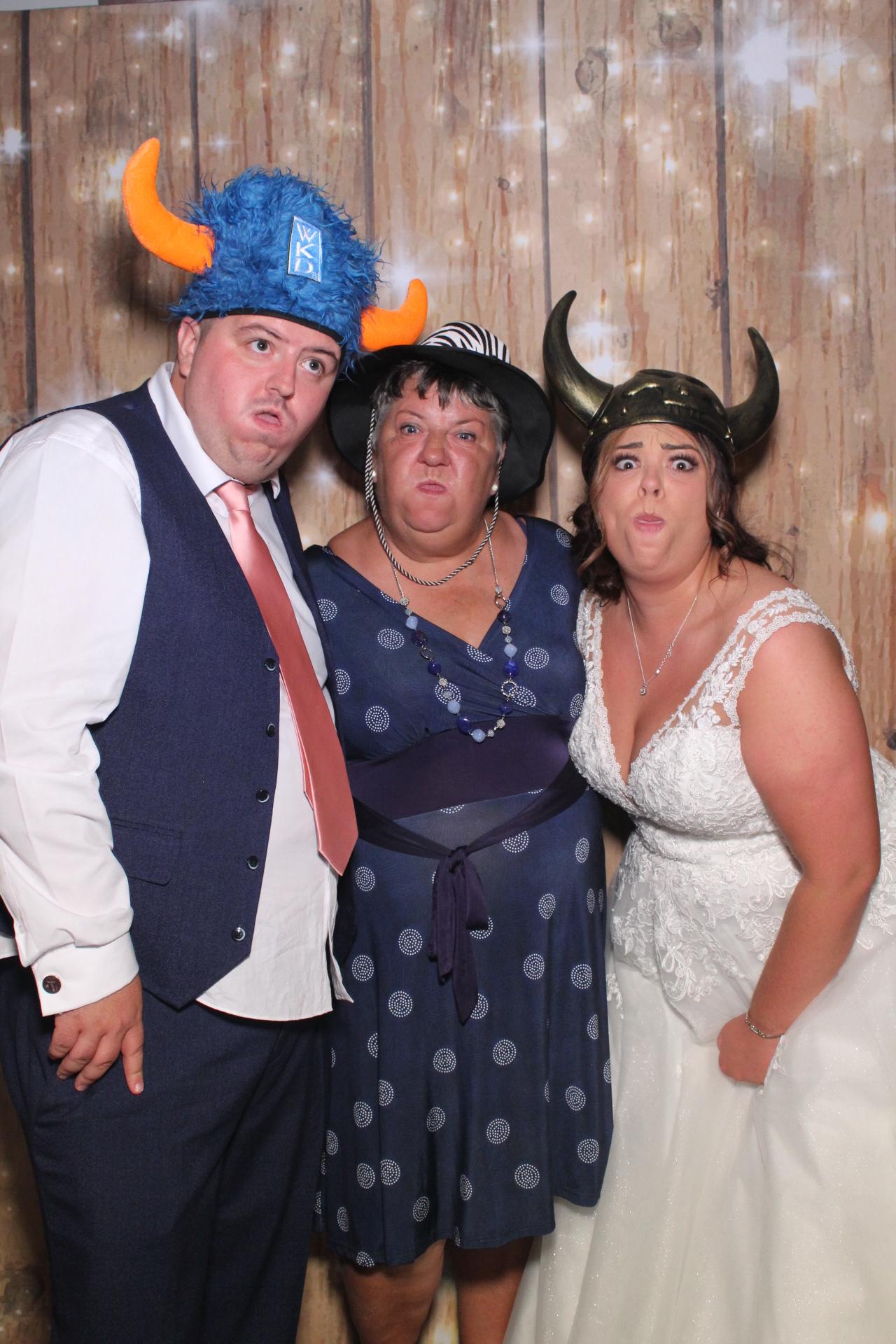 Mr & Mrs Mellor  | View more photos from the event at gallery.magicimages.uk/u/MagicImages/Mr-Mrs-Mellor