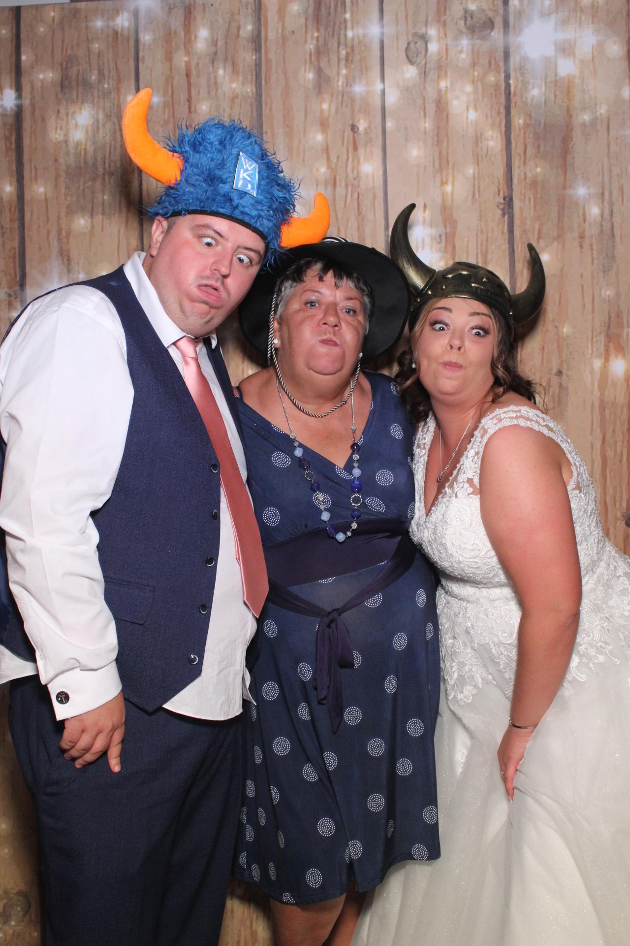 Mr & Mrs Mellor  | View more photos from the event at gallery.magicimages.uk/u/MagicImages/Mr-Mrs-Mellor