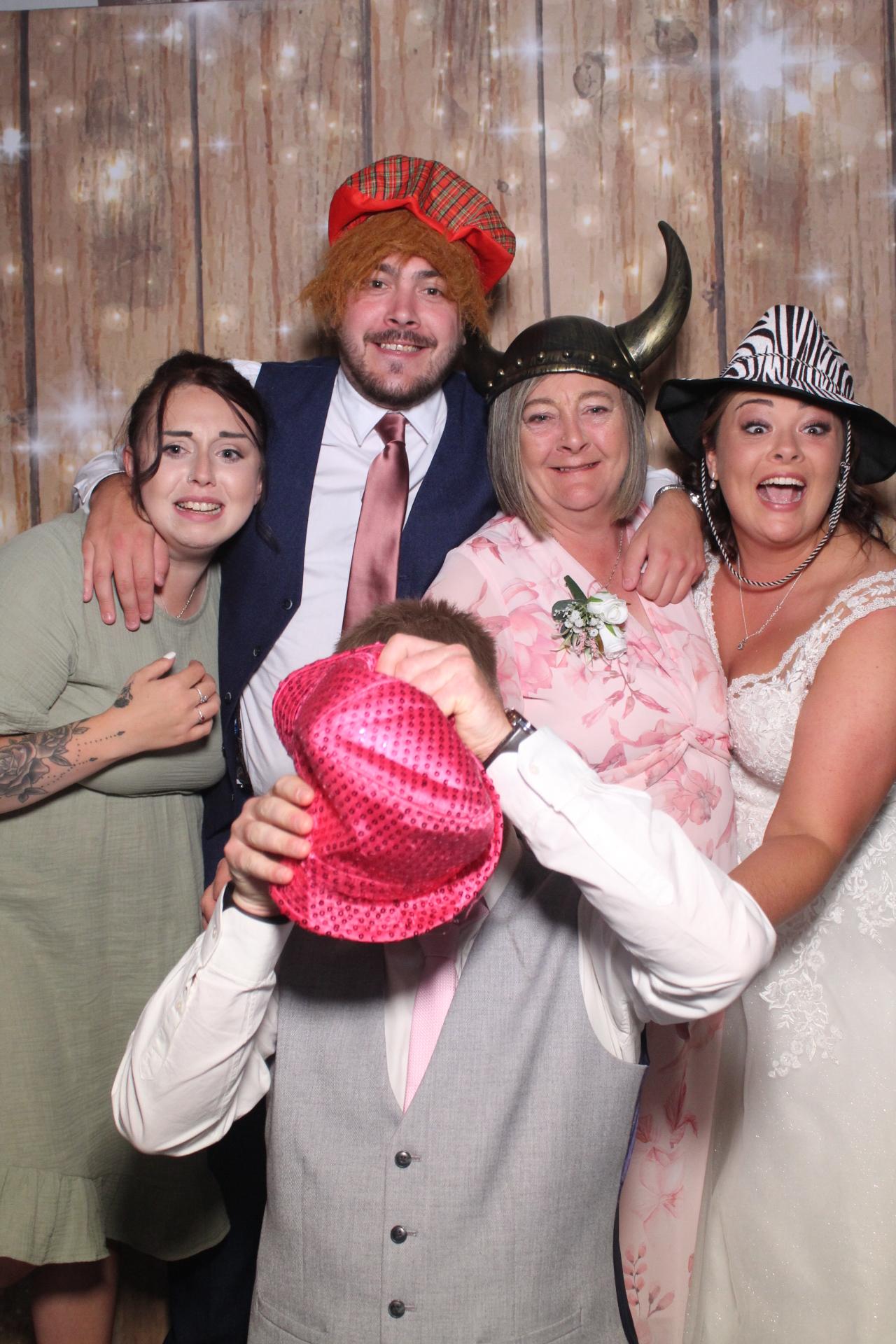Mr & Mrs Mellor  | View more photos from the event at gallery.magicimages.uk/u/MagicImages/Mr-Mrs-Mellor