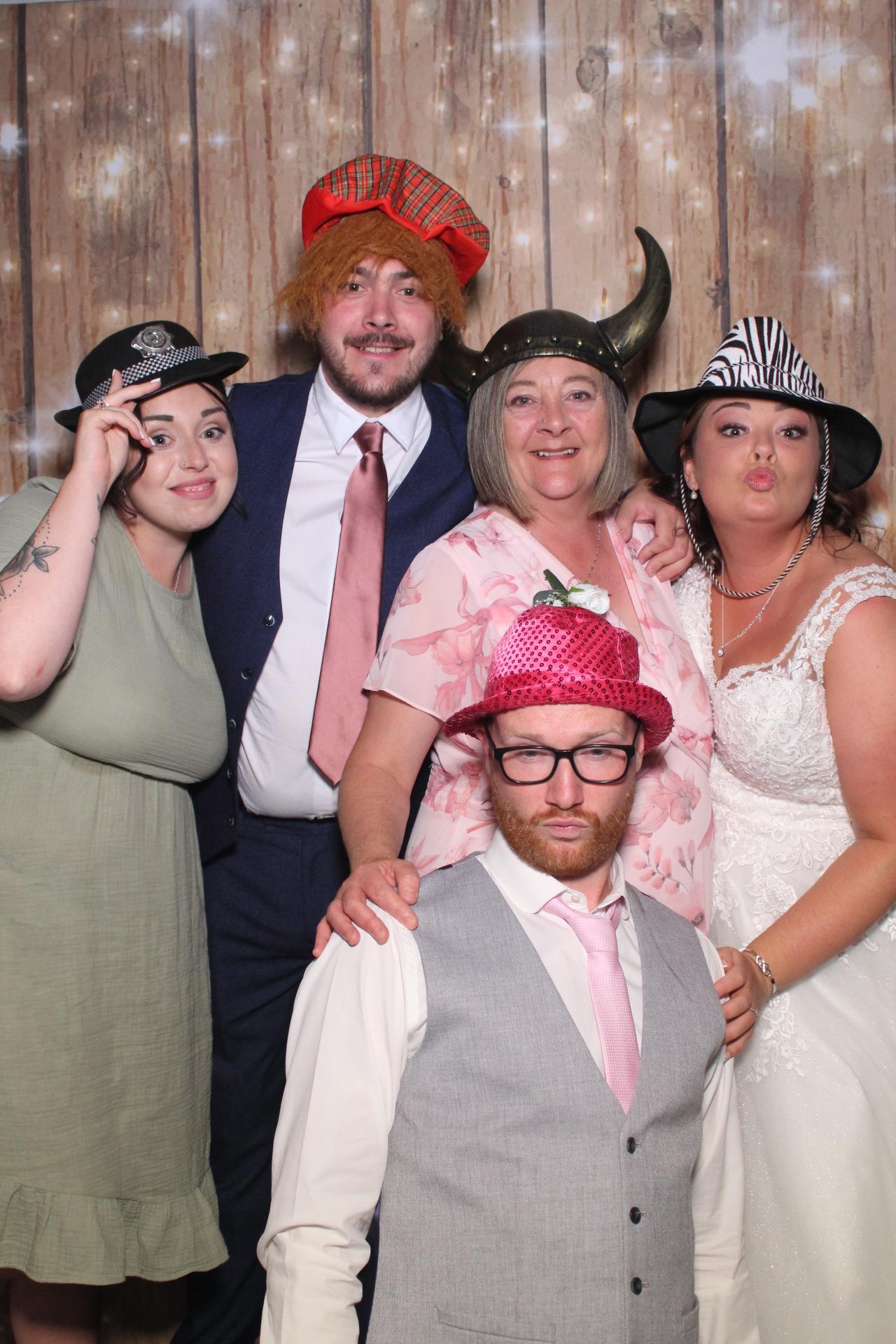 Mr & Mrs Mellor  | View more photos from the event at gallery.magicimages.uk/u/MagicImages/Mr-Mrs-Mellor