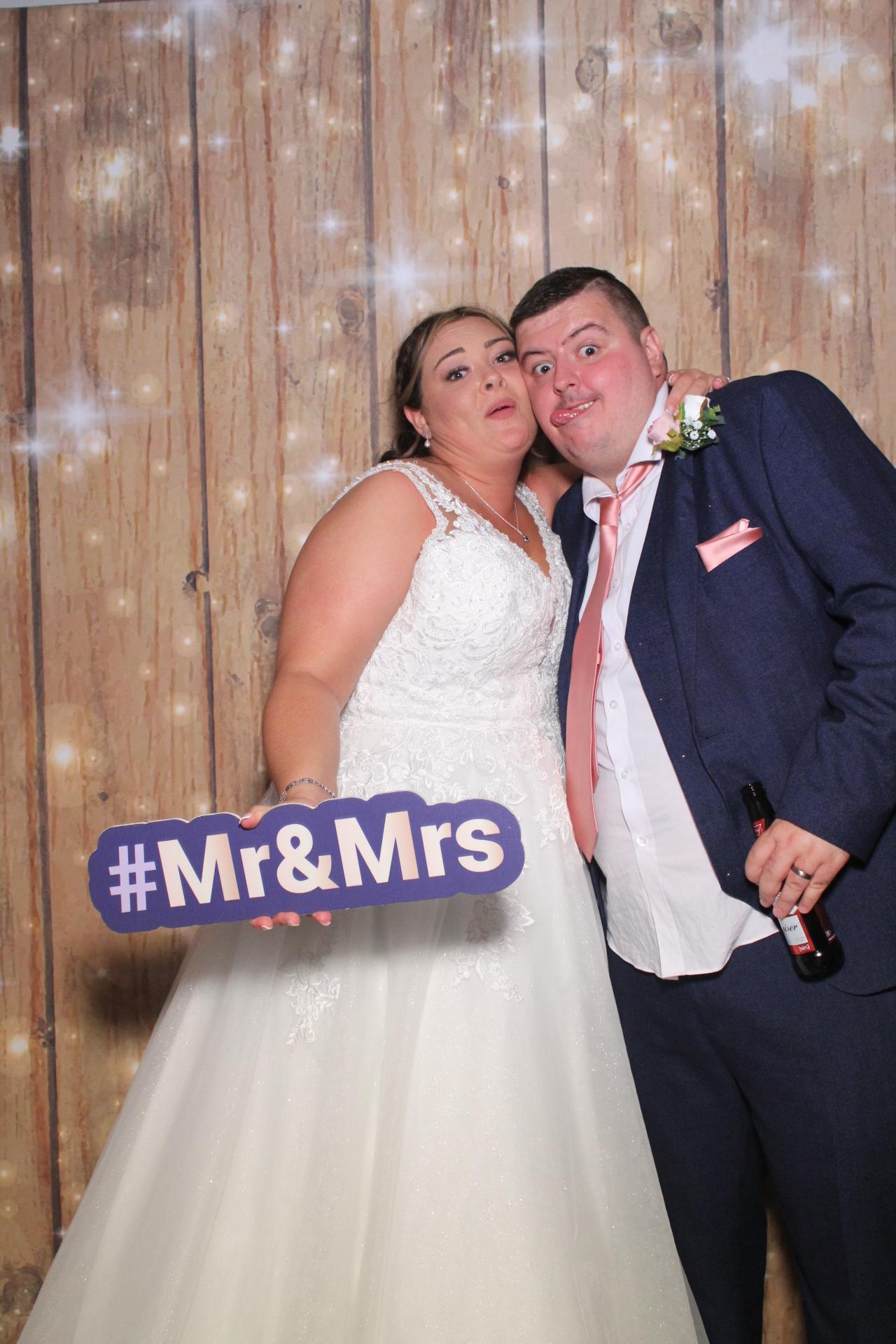 Mr & Mrs Mellor  | View more photos from the event at gallery.magicimages.uk/u/MagicImages/Mr-Mrs-Mellor