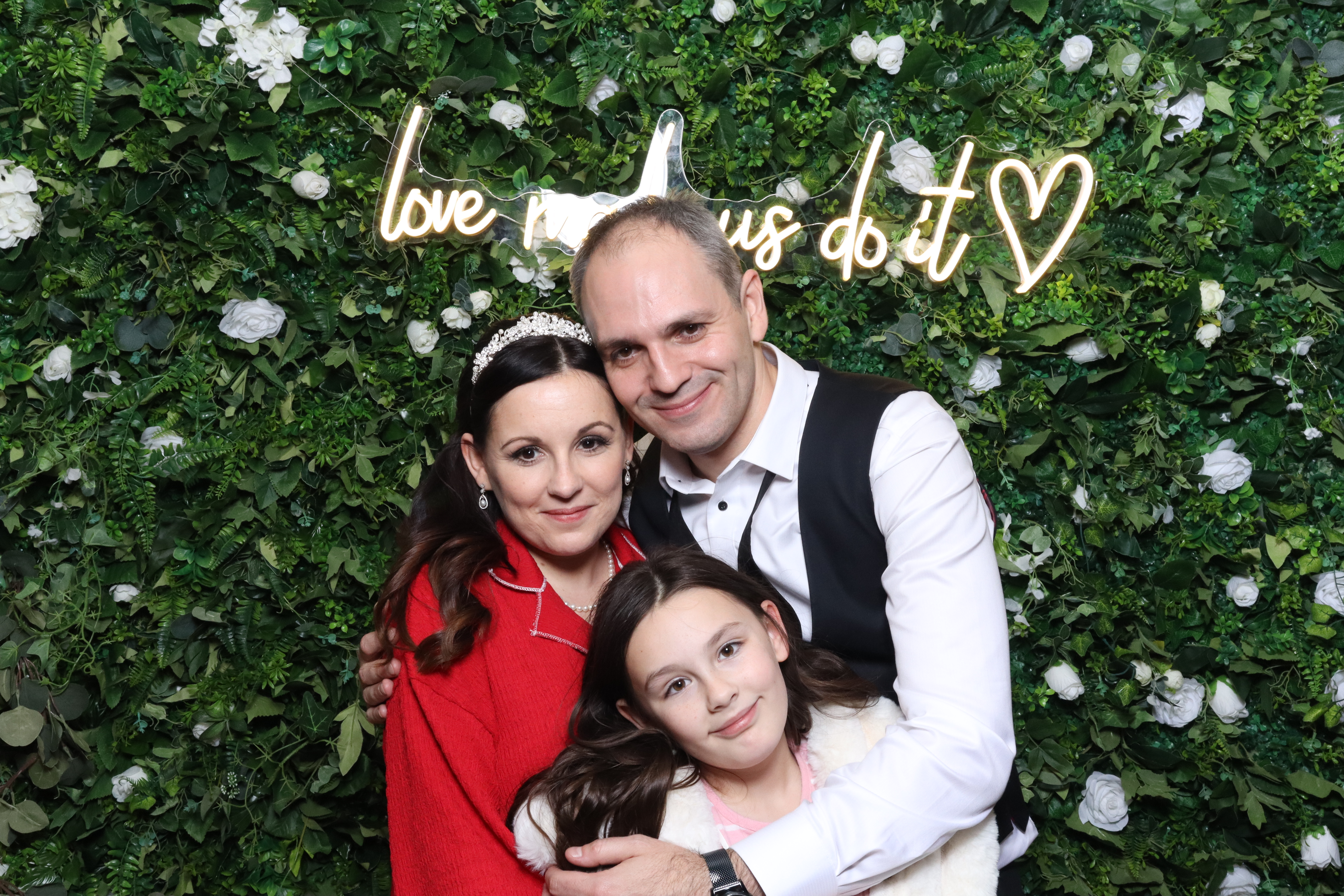 Natalie & Oliver  | View more photos from the event at gallery.magicimages.uk/u/MagicImages/Natalie-Oliver