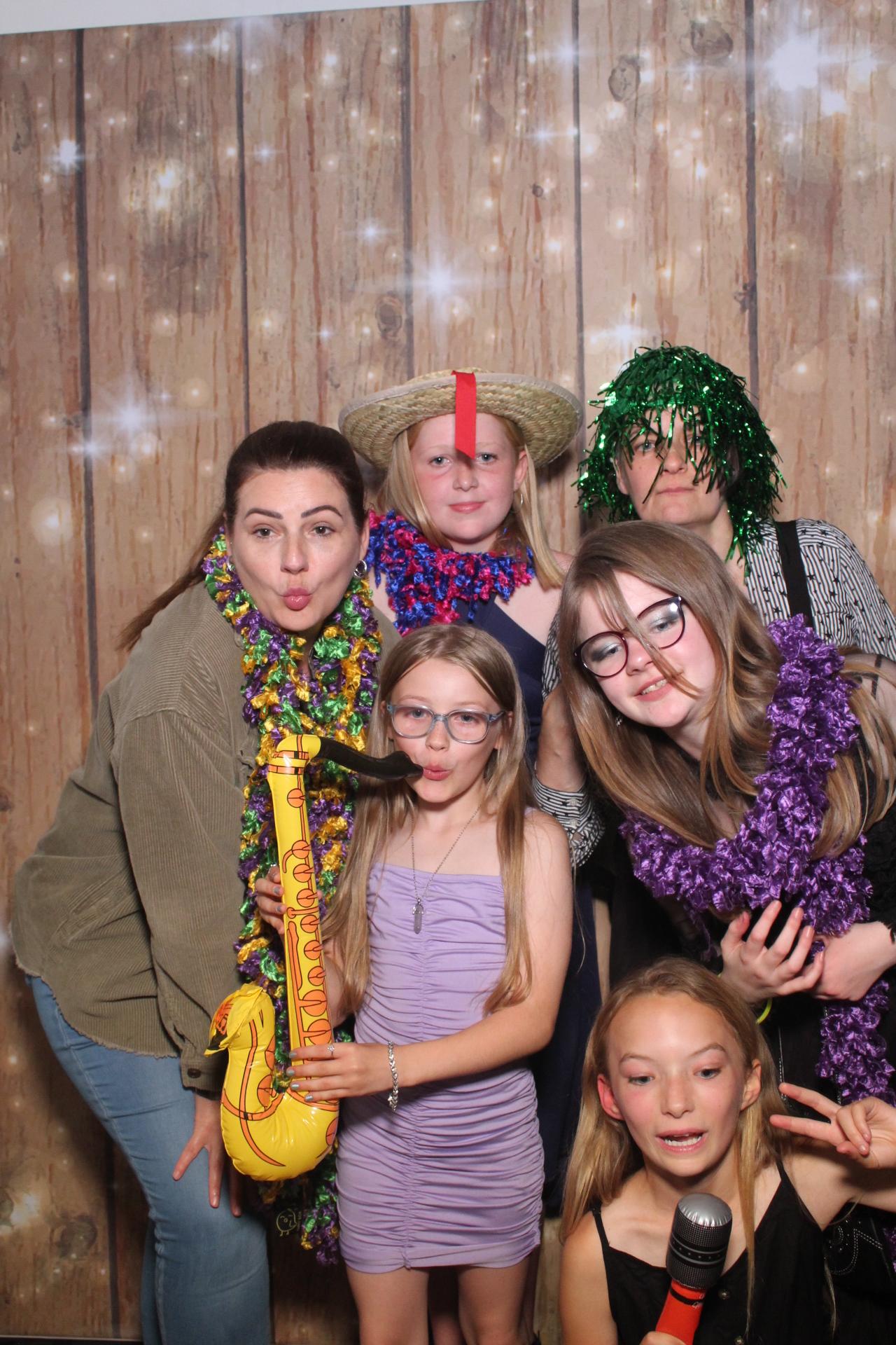 Oakworth Year 6 Leavers Party  | View more photos from the event at gallery.magicimages.uk/u/MagicImages/Oakworth-Year-6-Leavers-Party