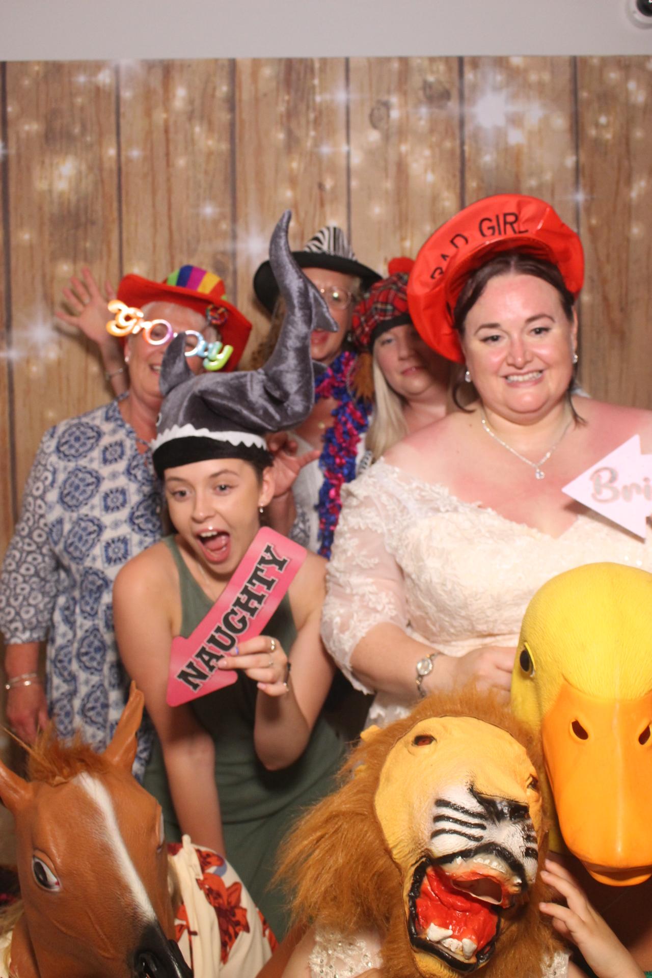 Phil & Candice  | View more photos from the event at gallery.magicimages.uk/u/MagicImages/Phil-Candice