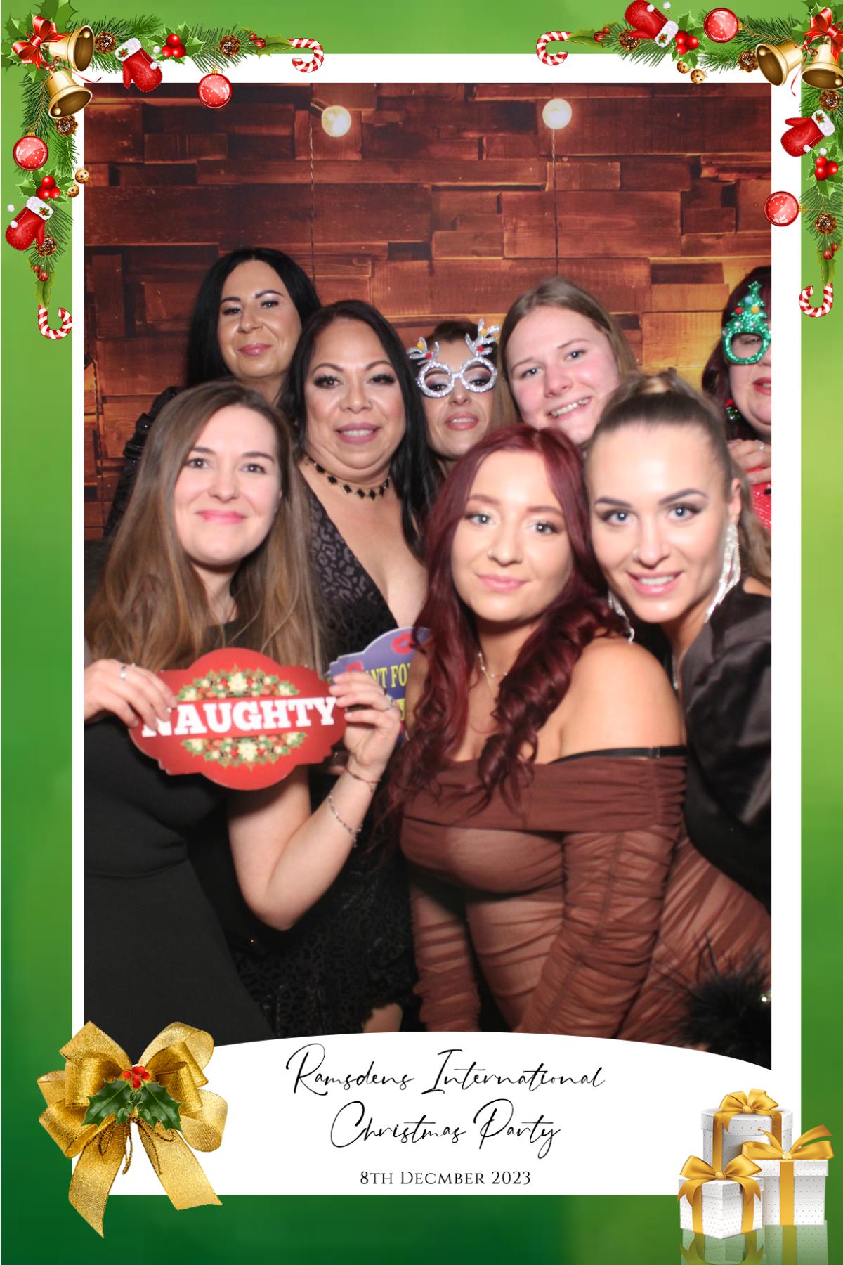 Ramsdens Christmas Party   | View more photos from the event at gallery.magicimages.uk/u/MagicImages/Ramsdens-Christmas-Party-0