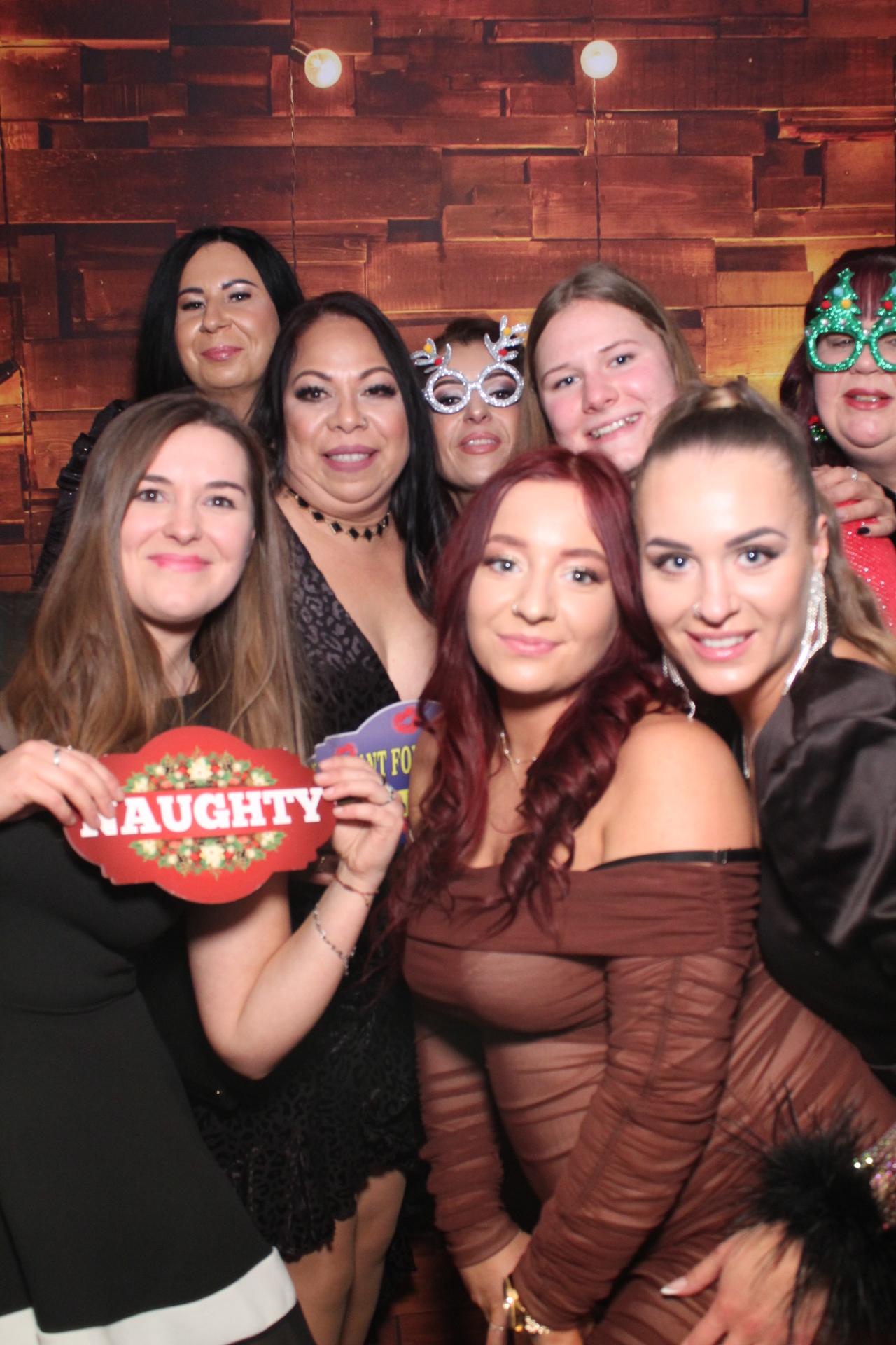 Ramsdens Christmas Party   | View more photos from the event at gallery.magicimages.uk/u/MagicImages/Ramsdens-Christmas-Party-0