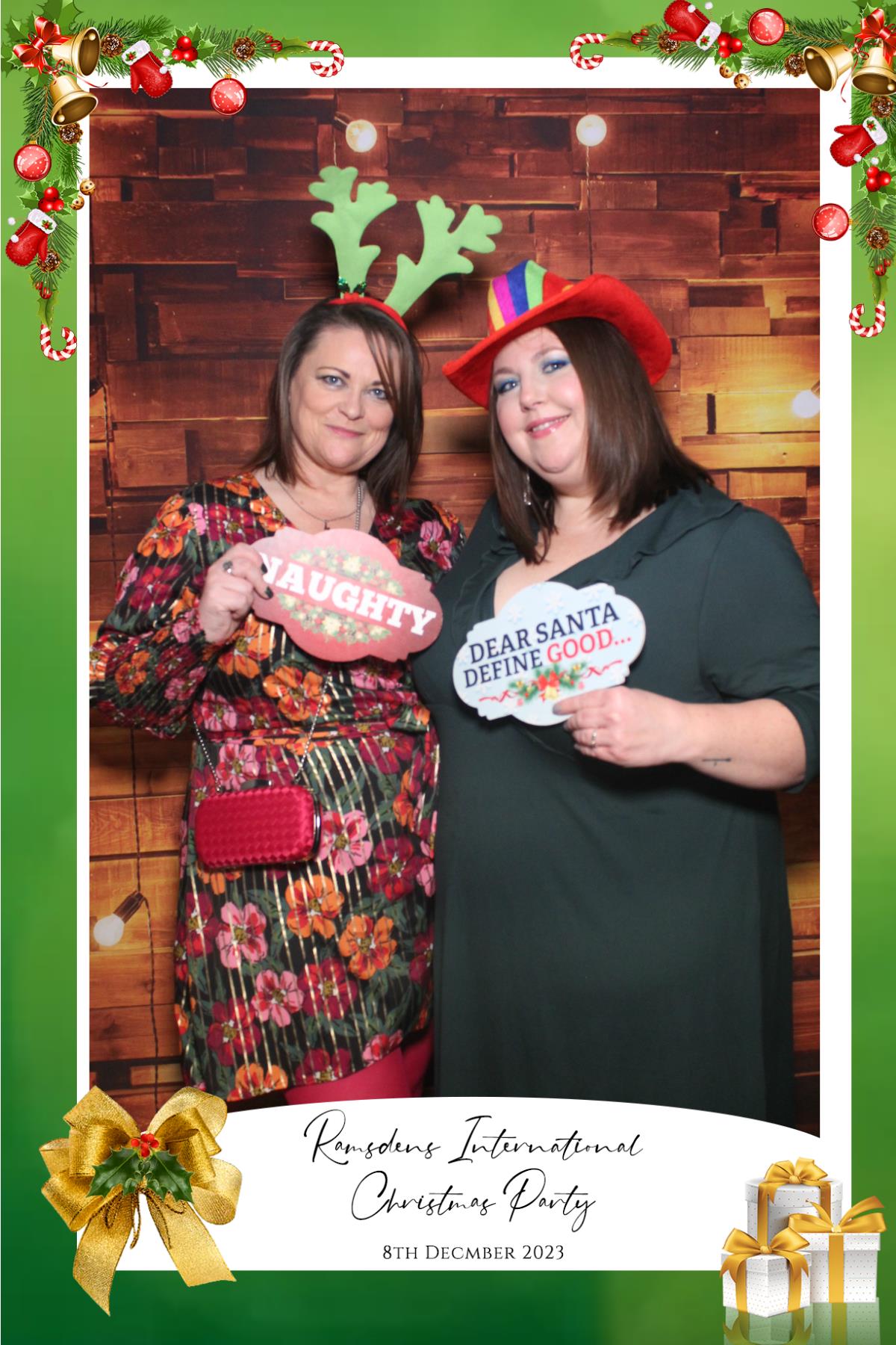 Ramsdens Christmas Party   | View more photos from the event at gallery.magicimages.uk/u/MagicImages/Ramsdens-Christmas-Party-0