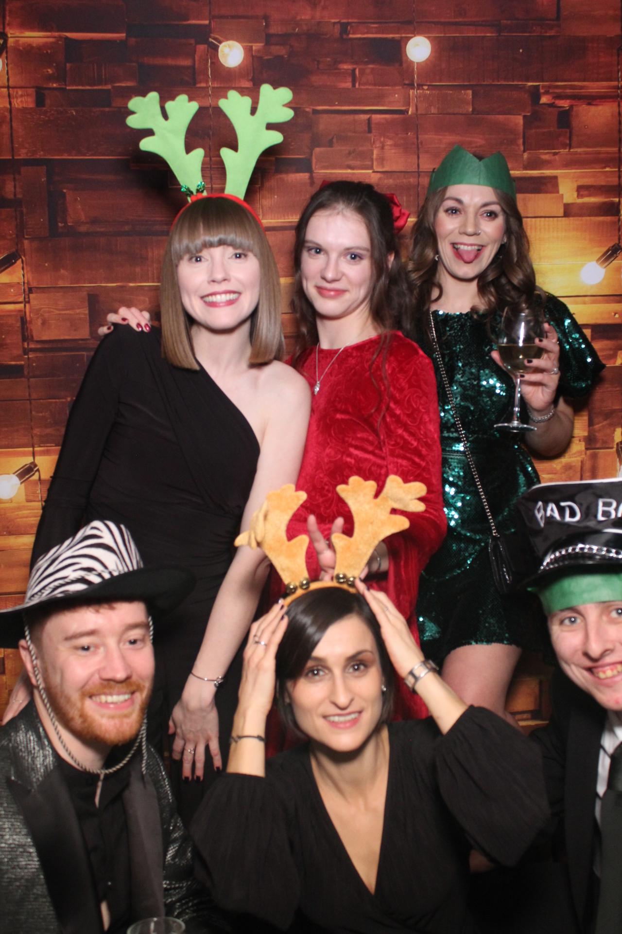 Ramsdens Christmas Party   | View more photos from the event at gallery.magicimages.uk/u/MagicImages/Ramsdens-Christmas-Party-0