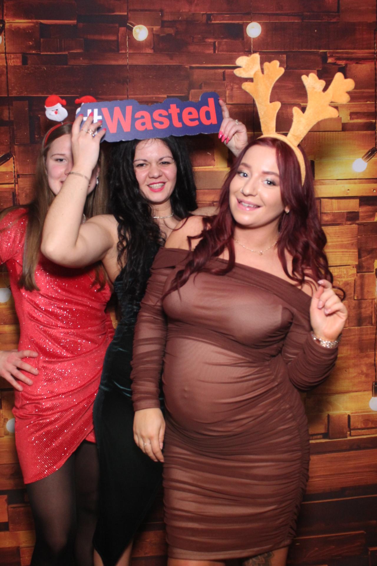Ramsdens Christmas Party   | View more photos from the event at gallery.magicimages.uk/u/MagicImages/Ramsdens-Christmas-Party-0