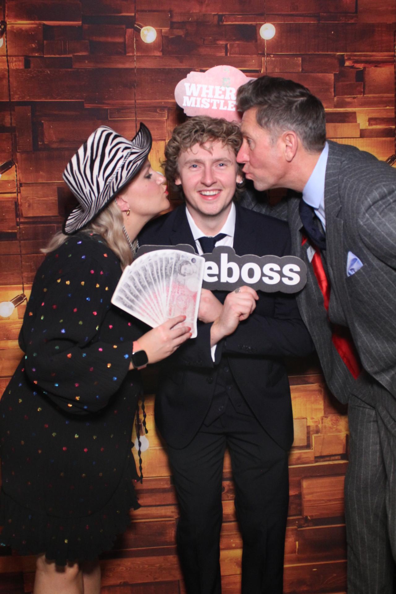 Ramsdens Christmas Party   | View more photos from the event at gallery.magicimages.uk/u/MagicImages/Ramsdens-Christmas-Party-0