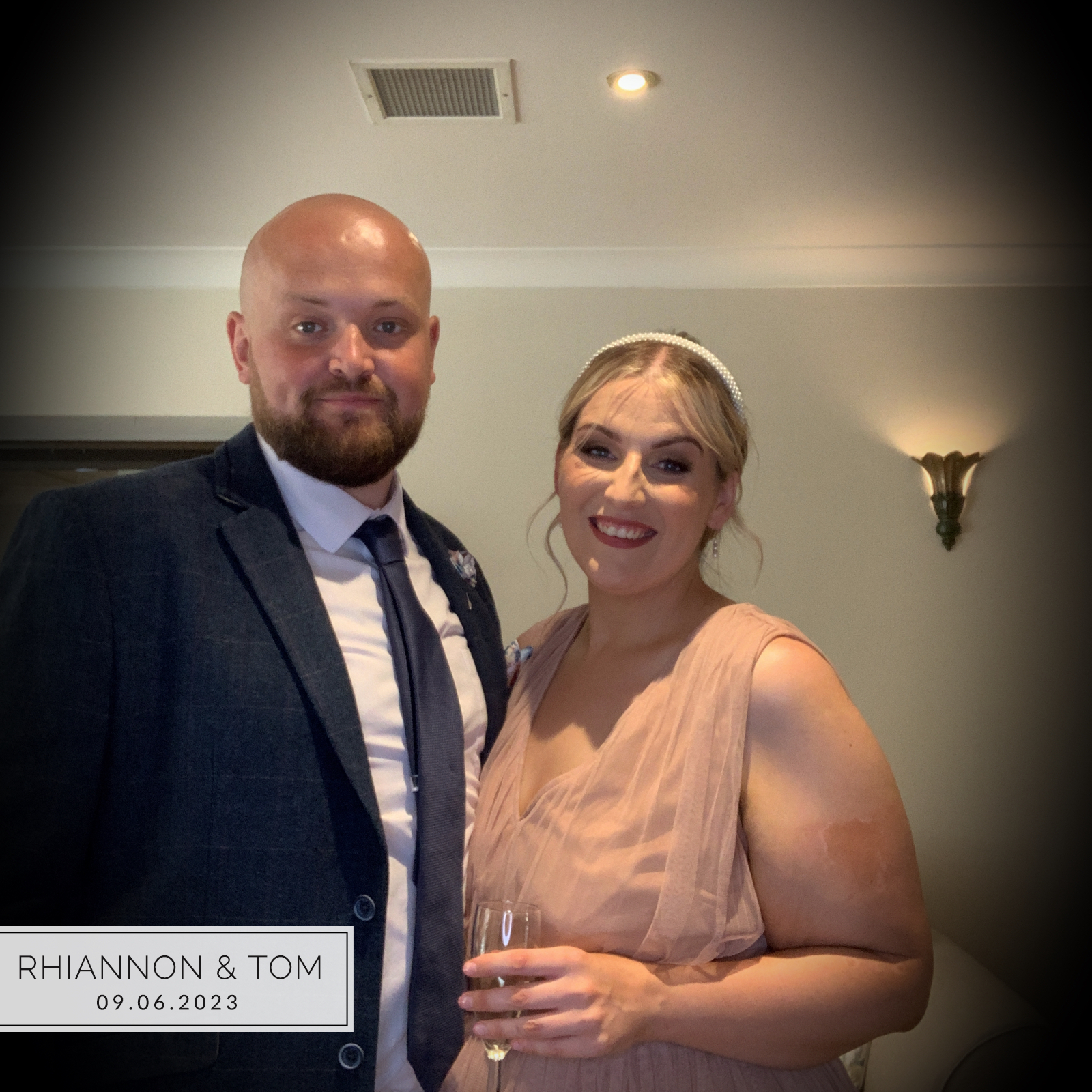 Rhiannon & Tom | View more photos from the event at gallery.magicimages.uk/u/MagicImages/Rhiannon-Tom