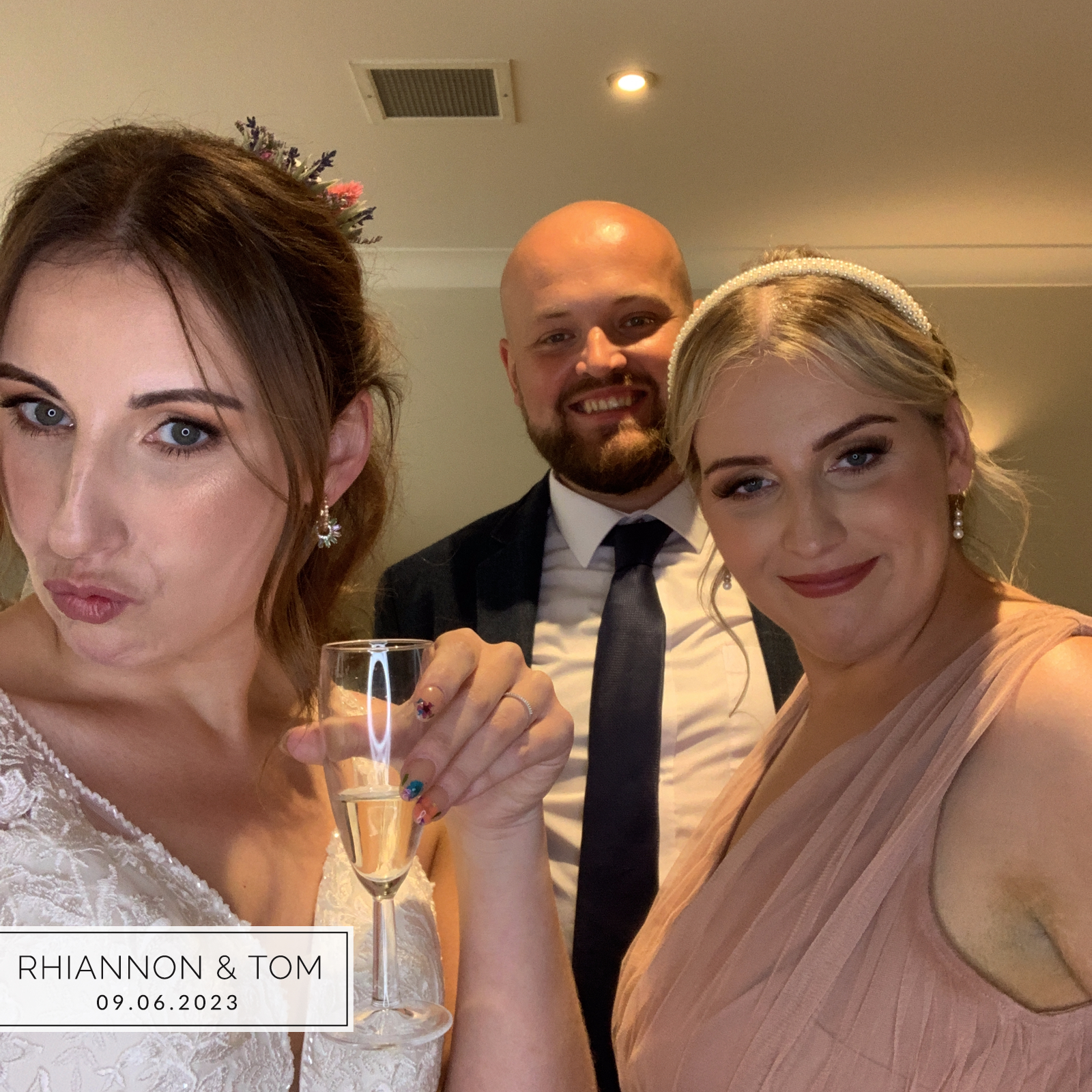 Rhiannon & Tom | View more photos from the event at gallery.magicimages.uk/u/MagicImages/Rhiannon-Tom