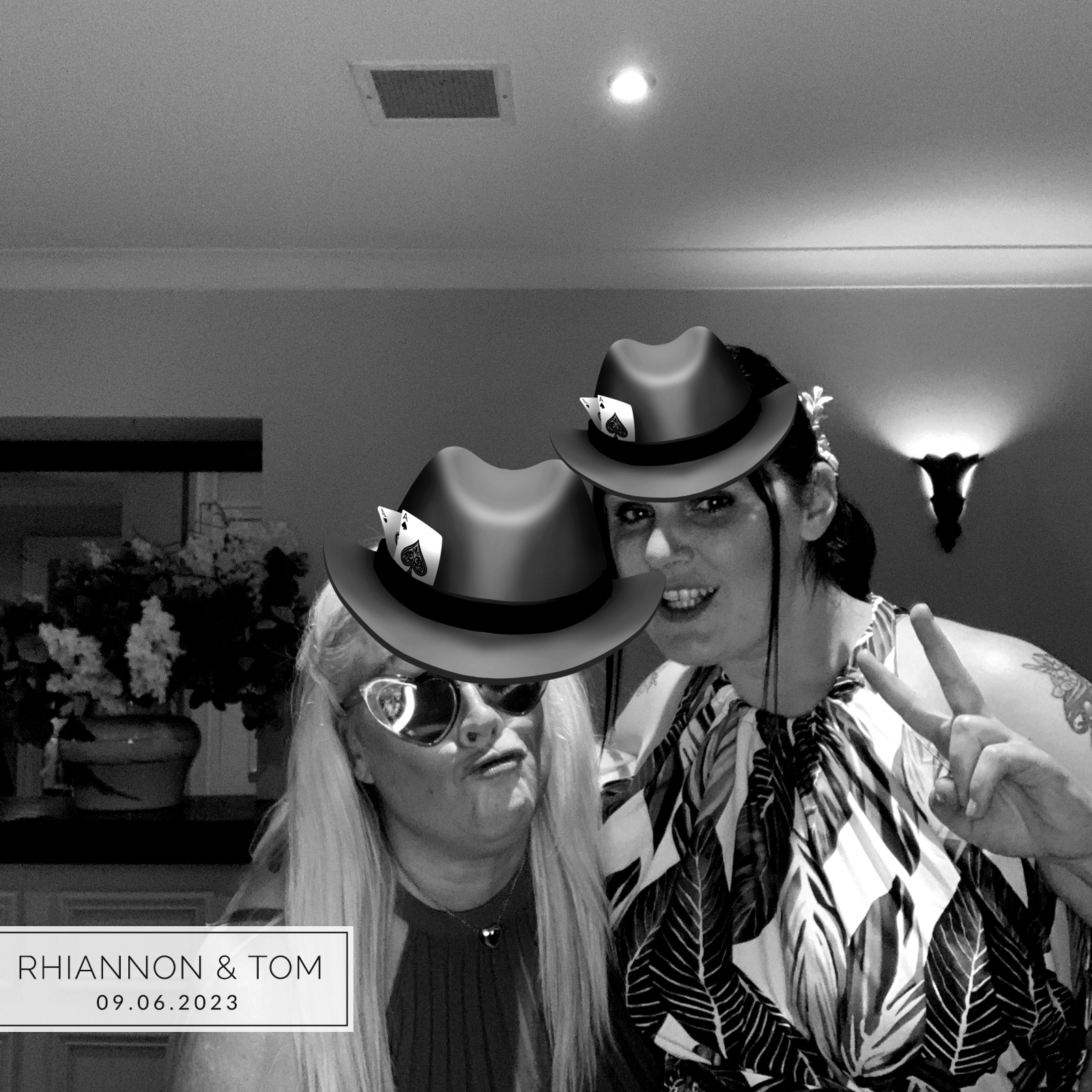 Rhiannon & Tom | View more photos from the event at gallery.magicimages.uk/u/MagicImages/Rhiannon-Tom