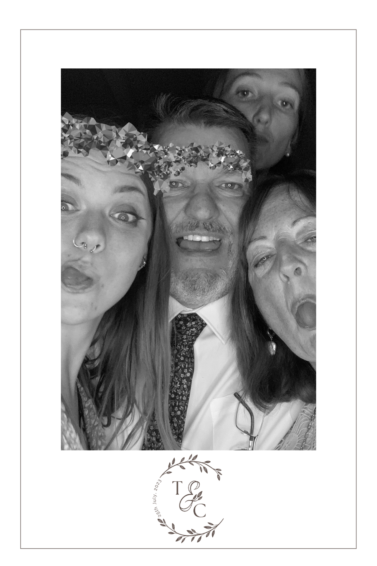Tom & Claire  | View more photos from the event at gallery.magicimages.uk/u/MagicImages/Tom-Claire