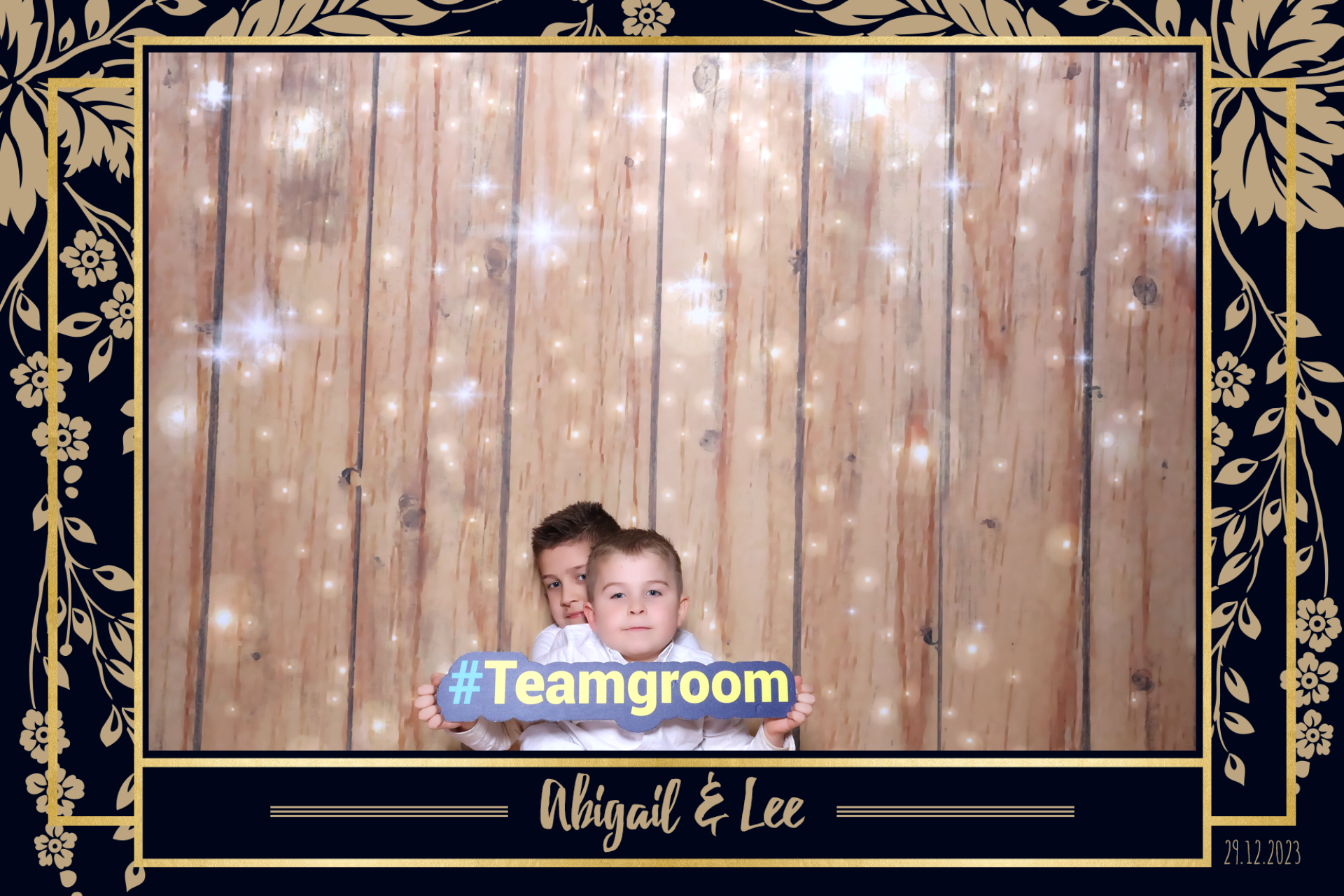 Abigail & Lee  | View more photos from the event at gallery.magicimages.uk/u/MagicImages/Abigail-Lee