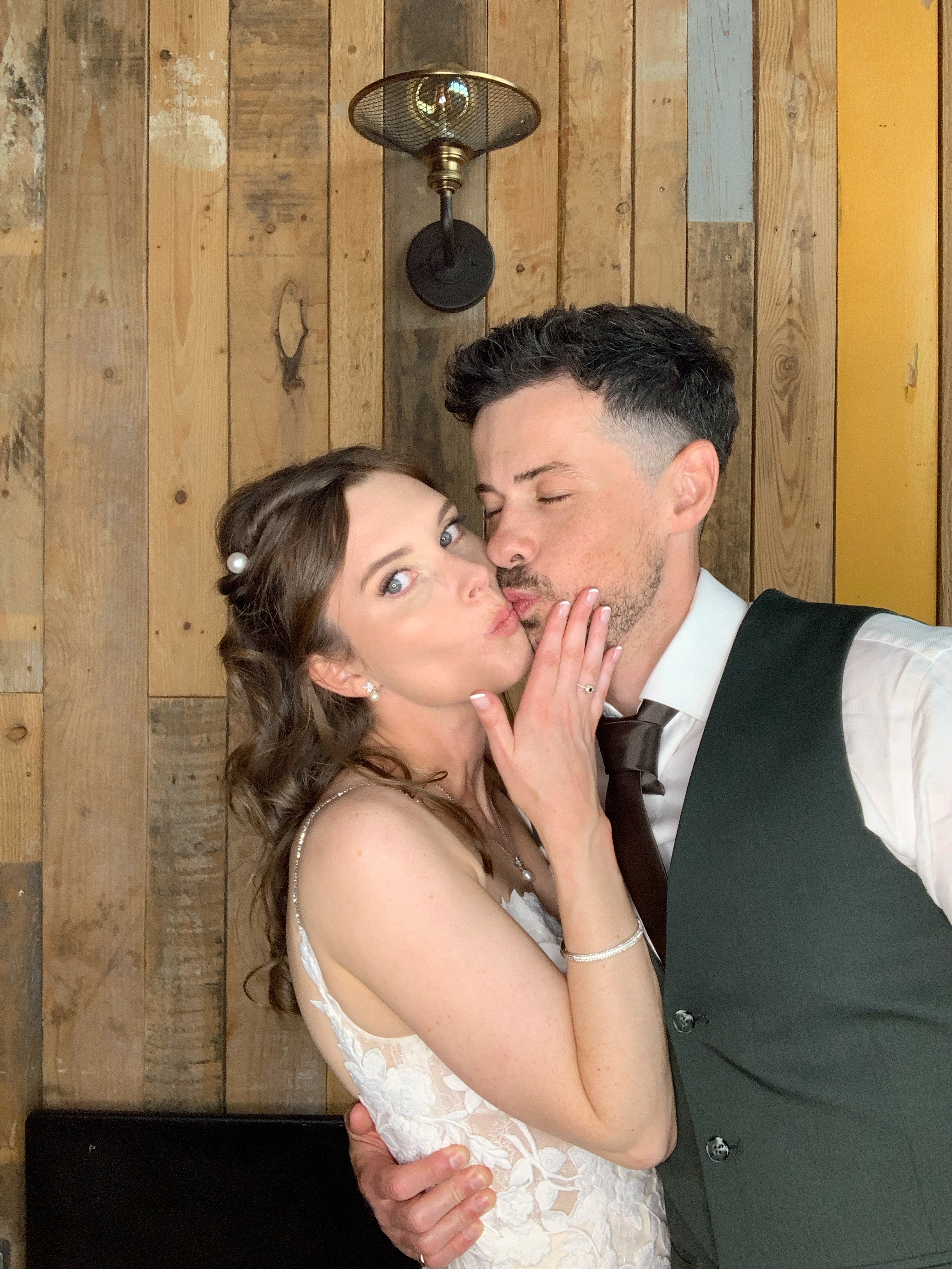 Amy & Richard  | View more photos from the event at gallery.magicimages.uk/u/MagicImages/Amy-Richard