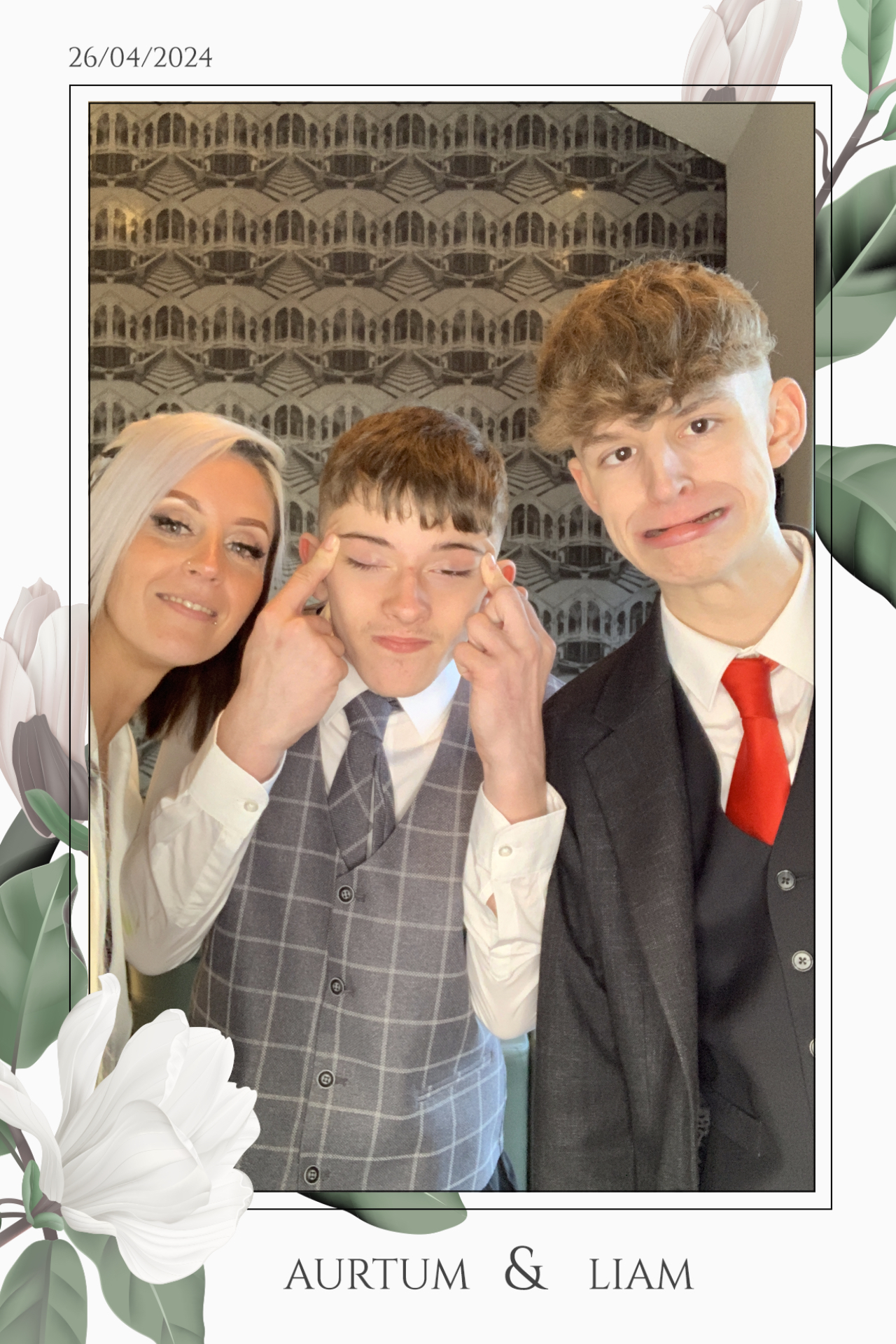 Aurtum & Liam  | View more photos from the event at gallery.magicimages.uk/u/MagicImages/Aurtum-Liam