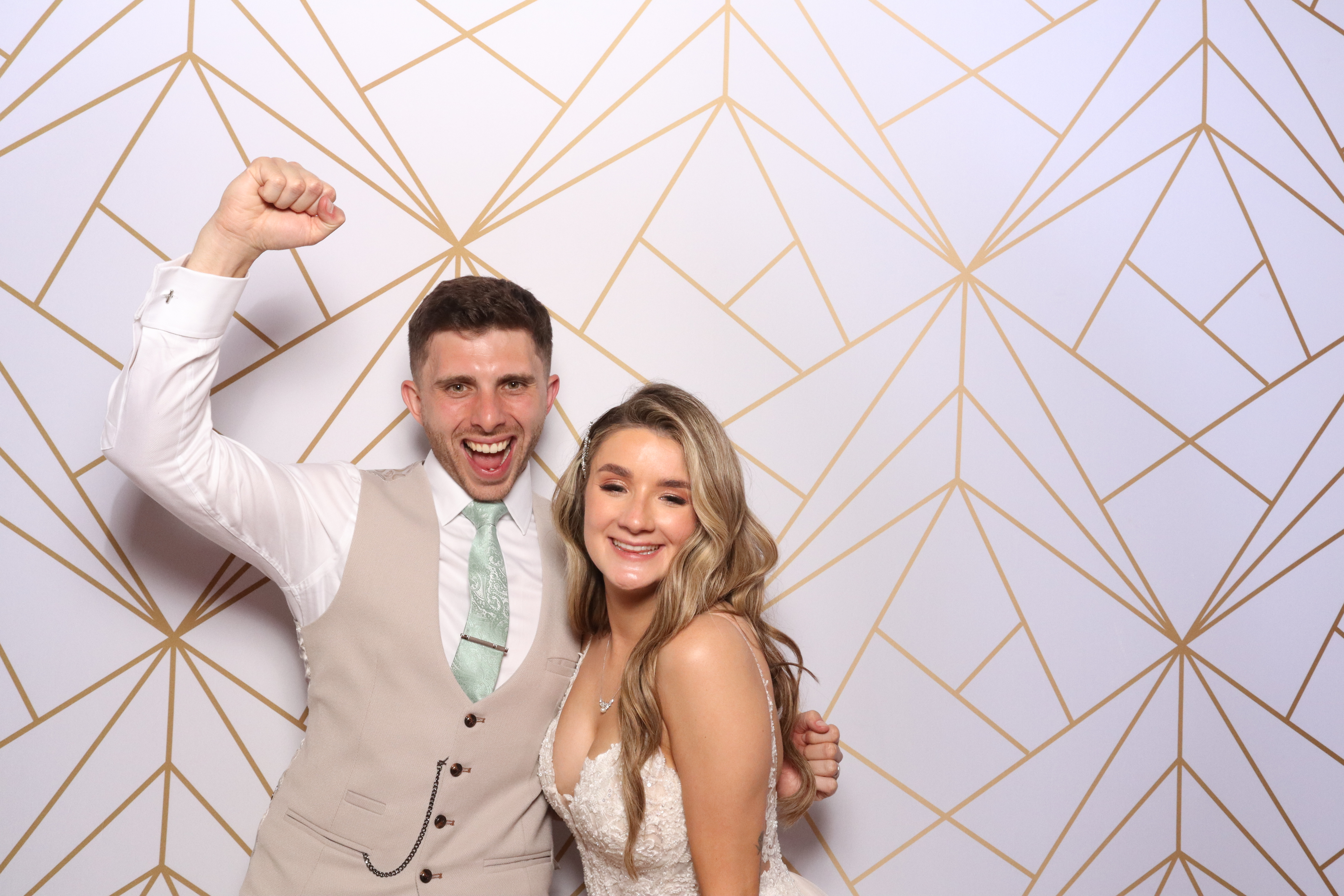 Bethan & Liam  | View more photos from the event at gallery.magicimages.uk/u/MagicImages/Bethan-Liam