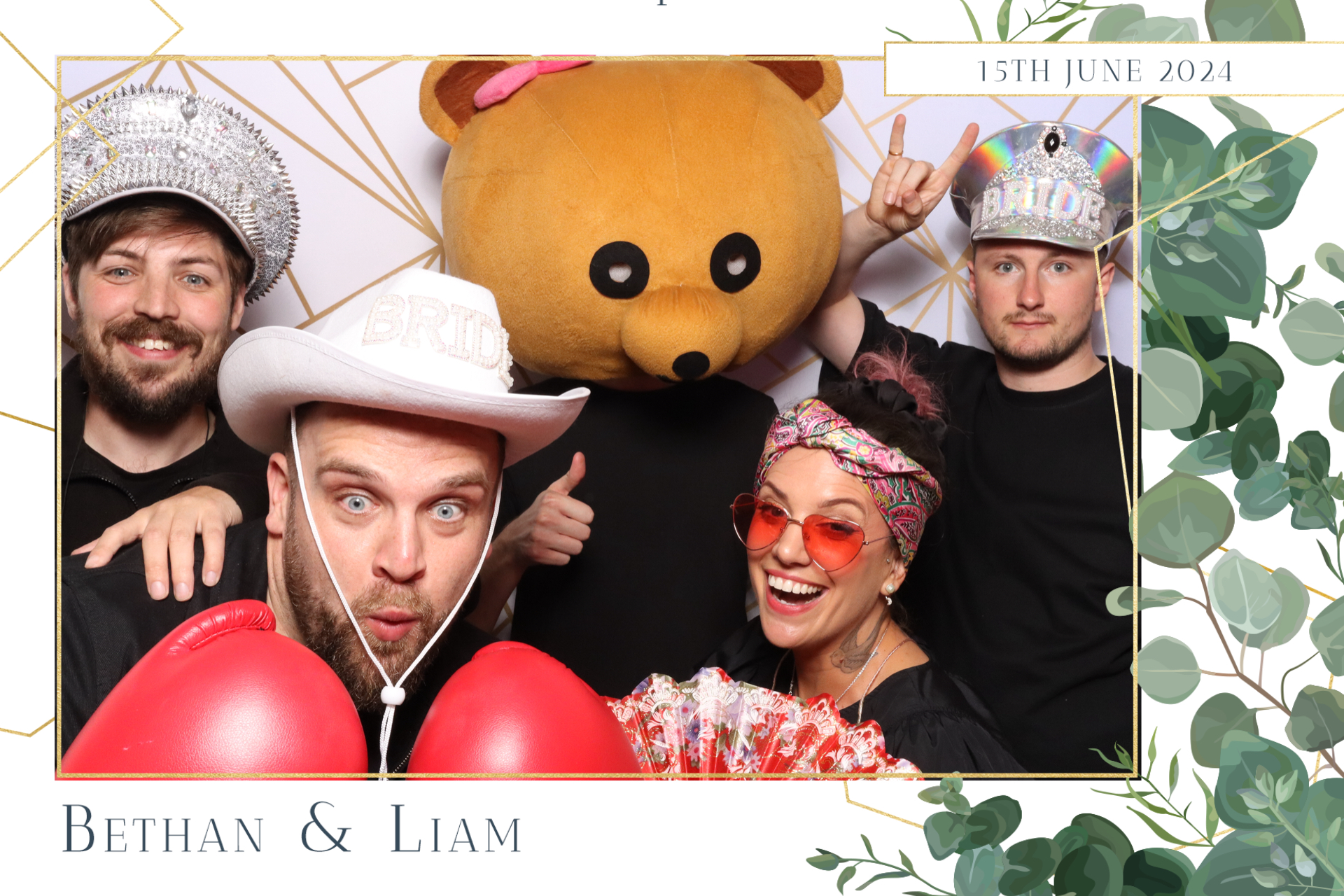 Bethan & Liam  | View more photos from the event at gallery.magicimages.uk/u/MagicImages/Bethan-Liam
