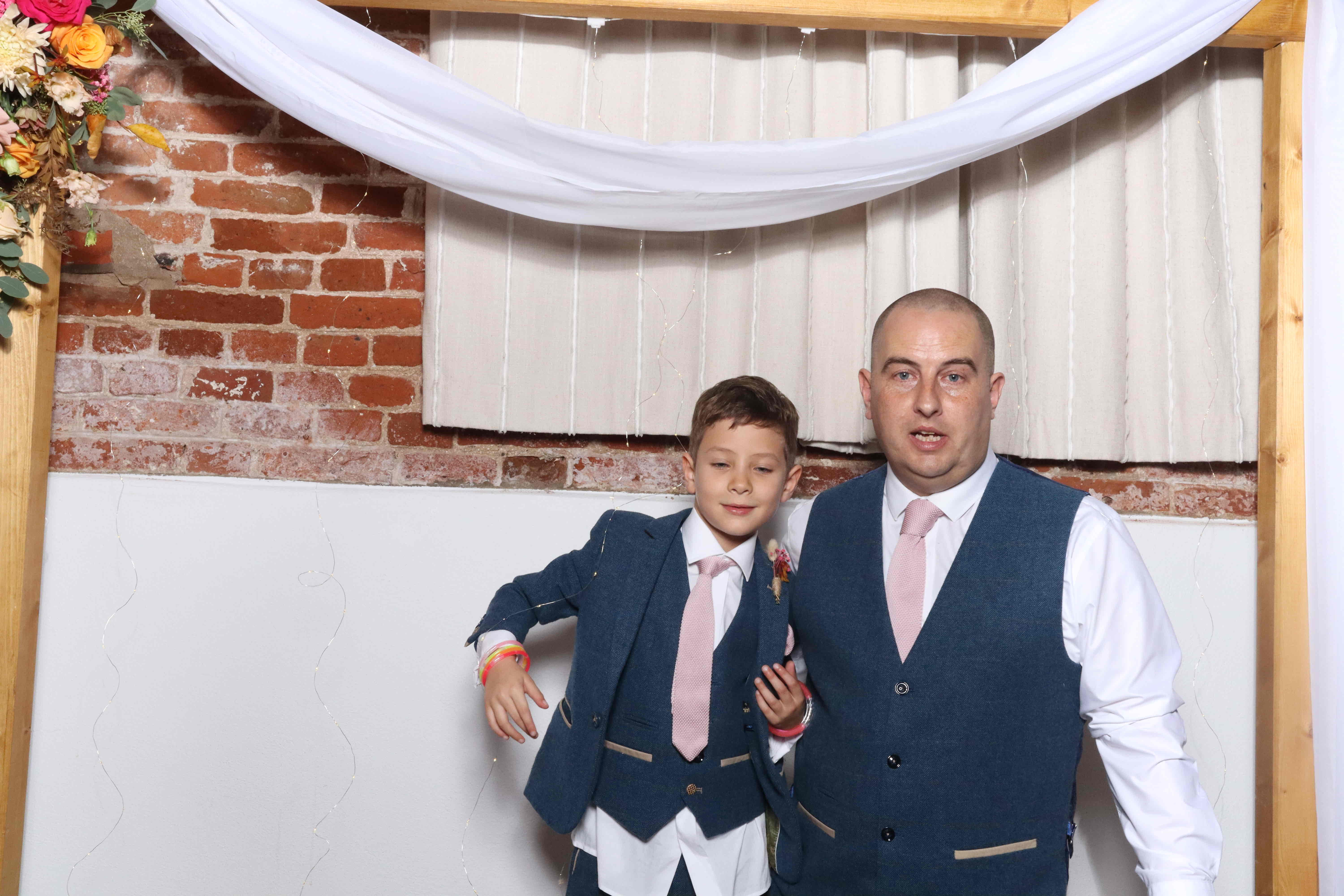 Billie & Craig  | View more photos from the event at gallery.magicimages.uk/u/MagicImages/Billie-Craig