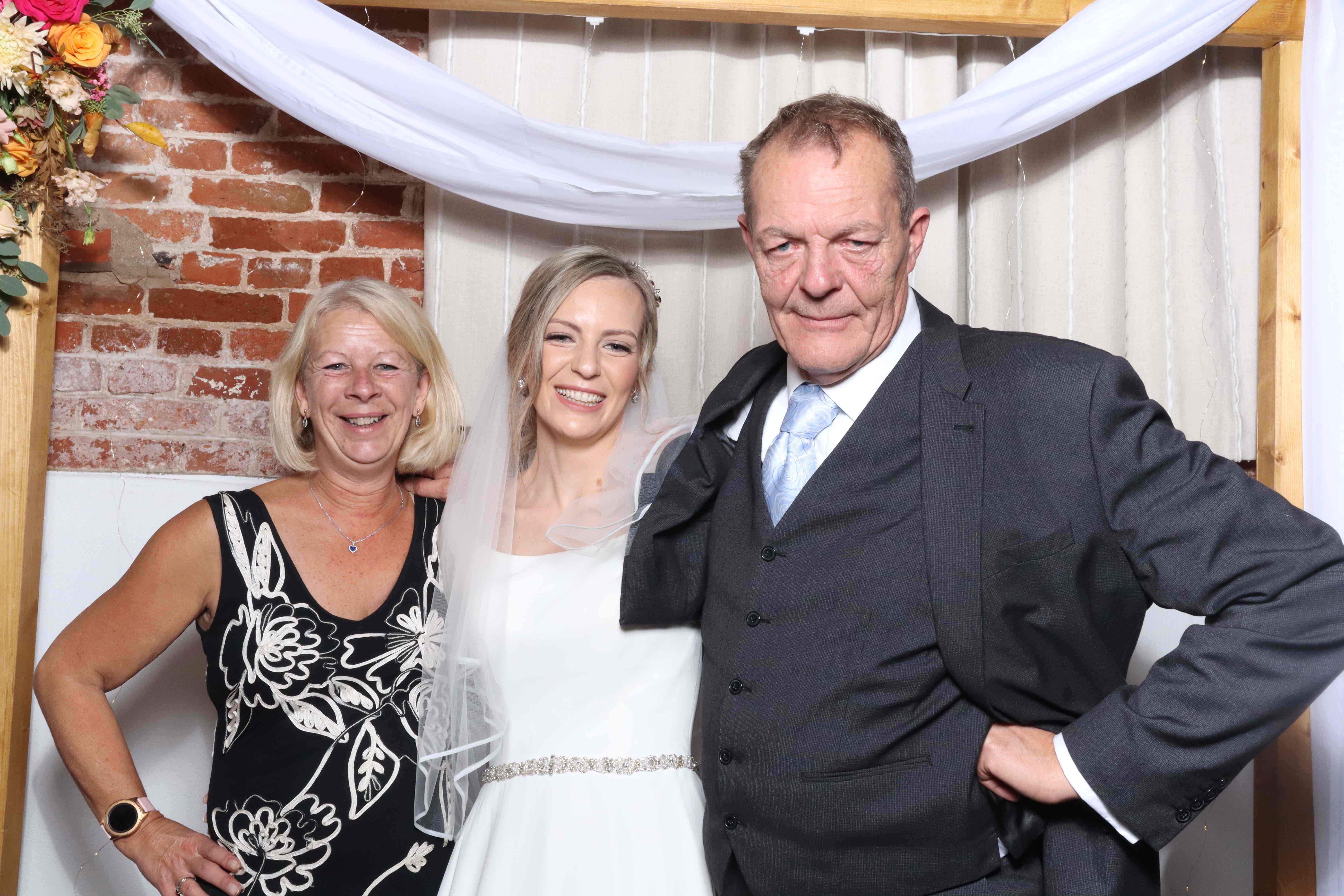 Billie & Craig  | View more photos from the event at gallery.magicimages.uk/u/MagicImages/Billie-Craig