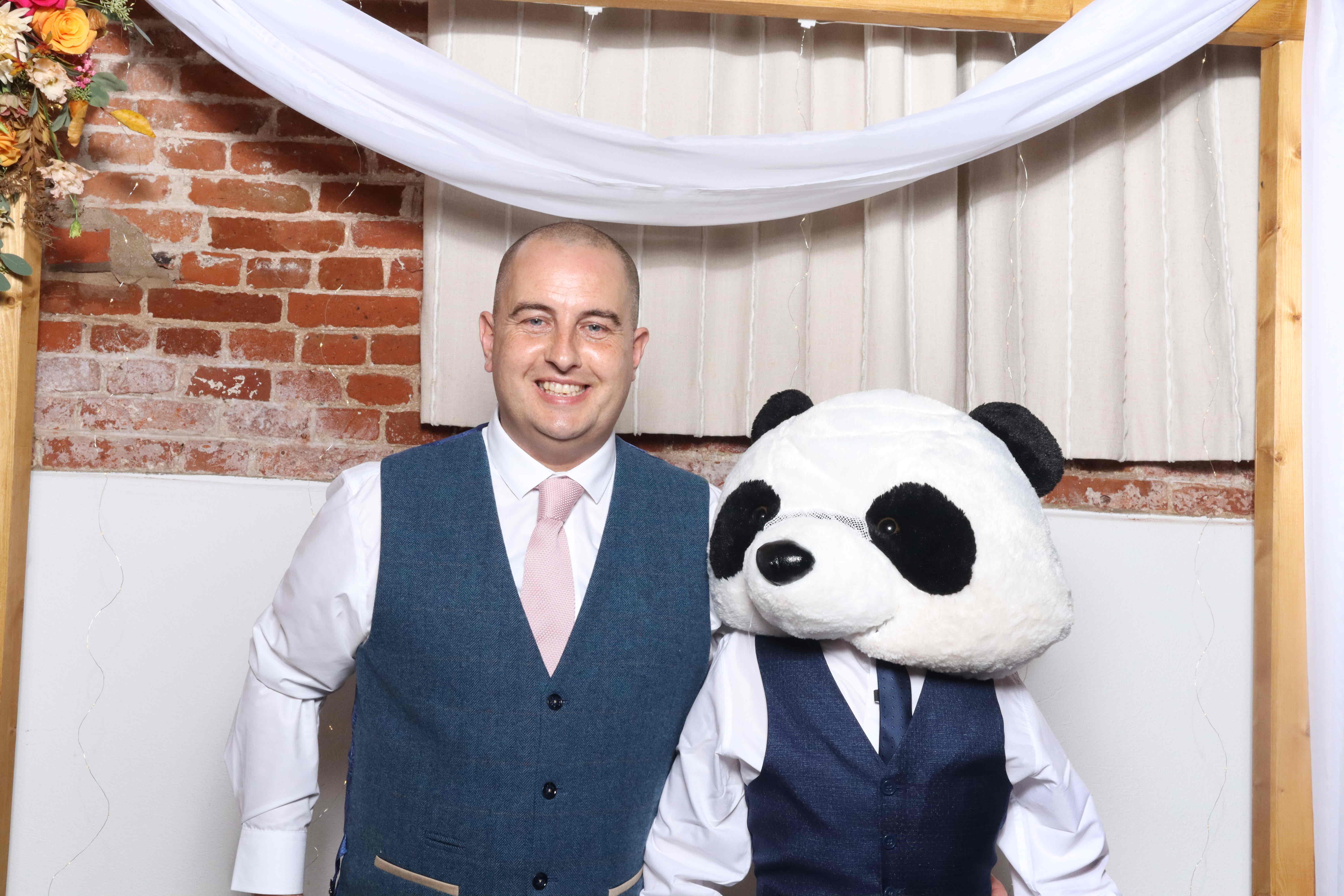 Billie & Craig  | View more photos from the event at gallery.magicimages.uk/u/MagicImages/Billie-Craig
