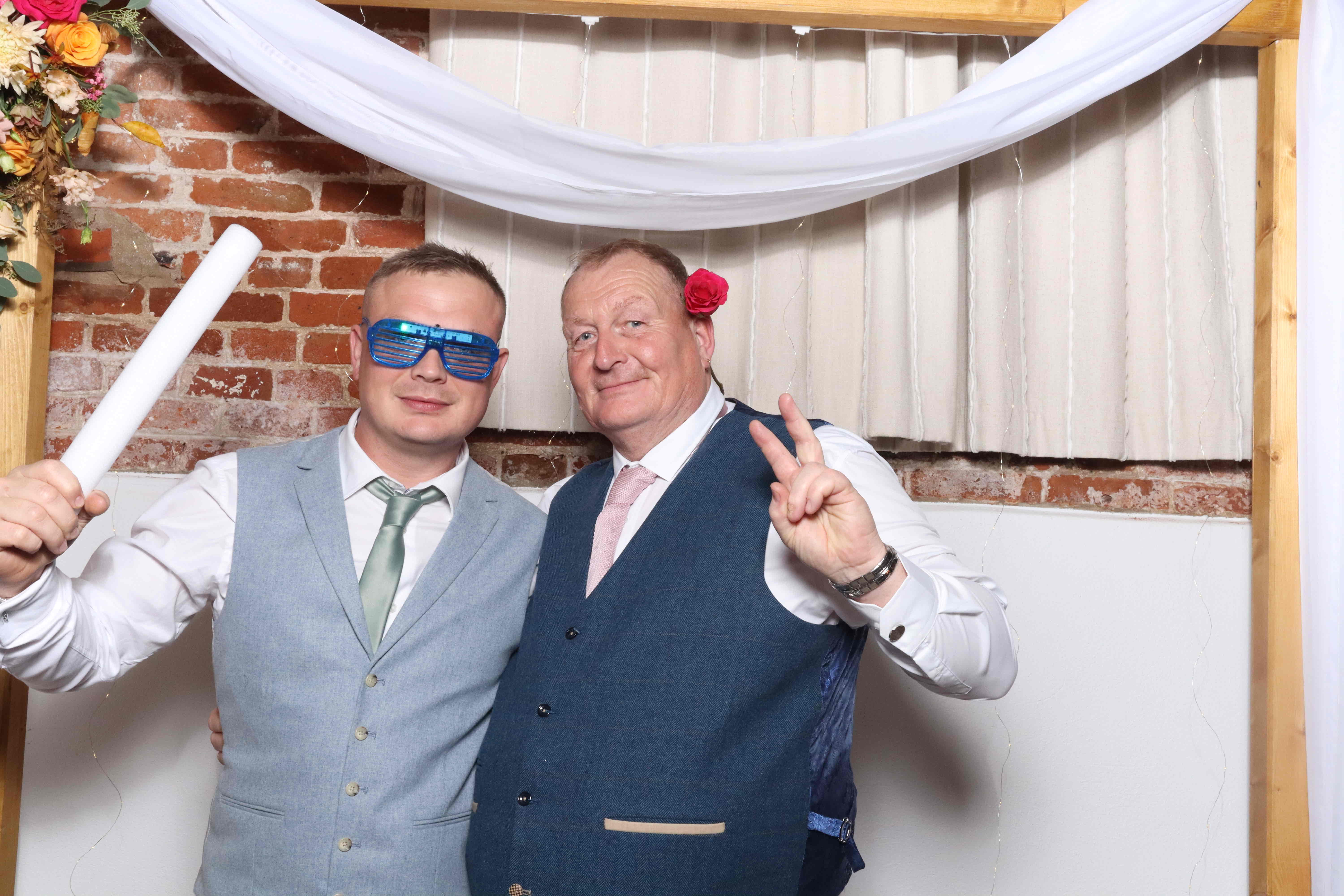 Billie & Craig  | View more photos from the event at gallery.magicimages.uk/u/MagicImages/Billie-Craig
