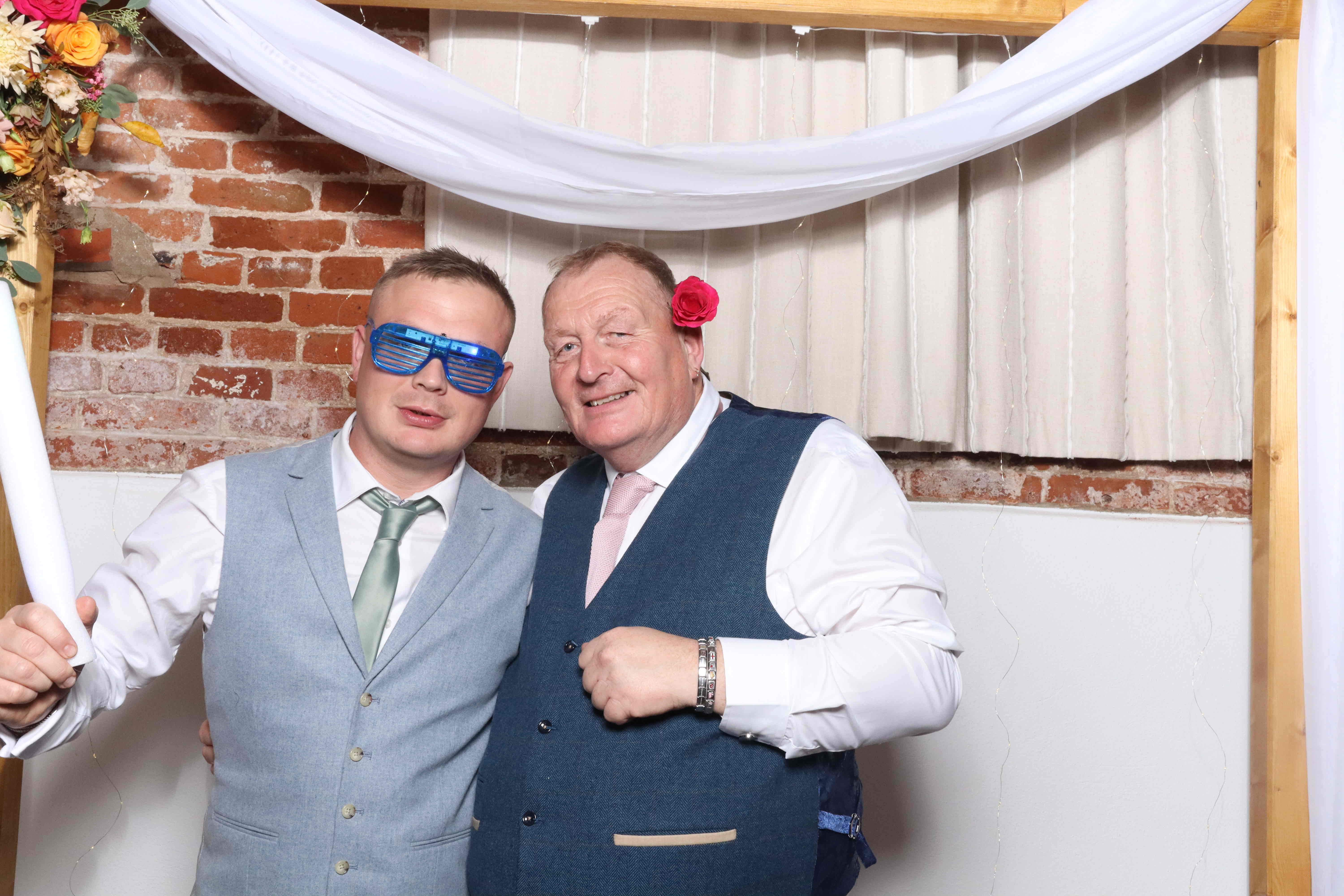 Billie & Craig  | View more photos from the event at gallery.magicimages.uk/u/MagicImages/Billie-Craig